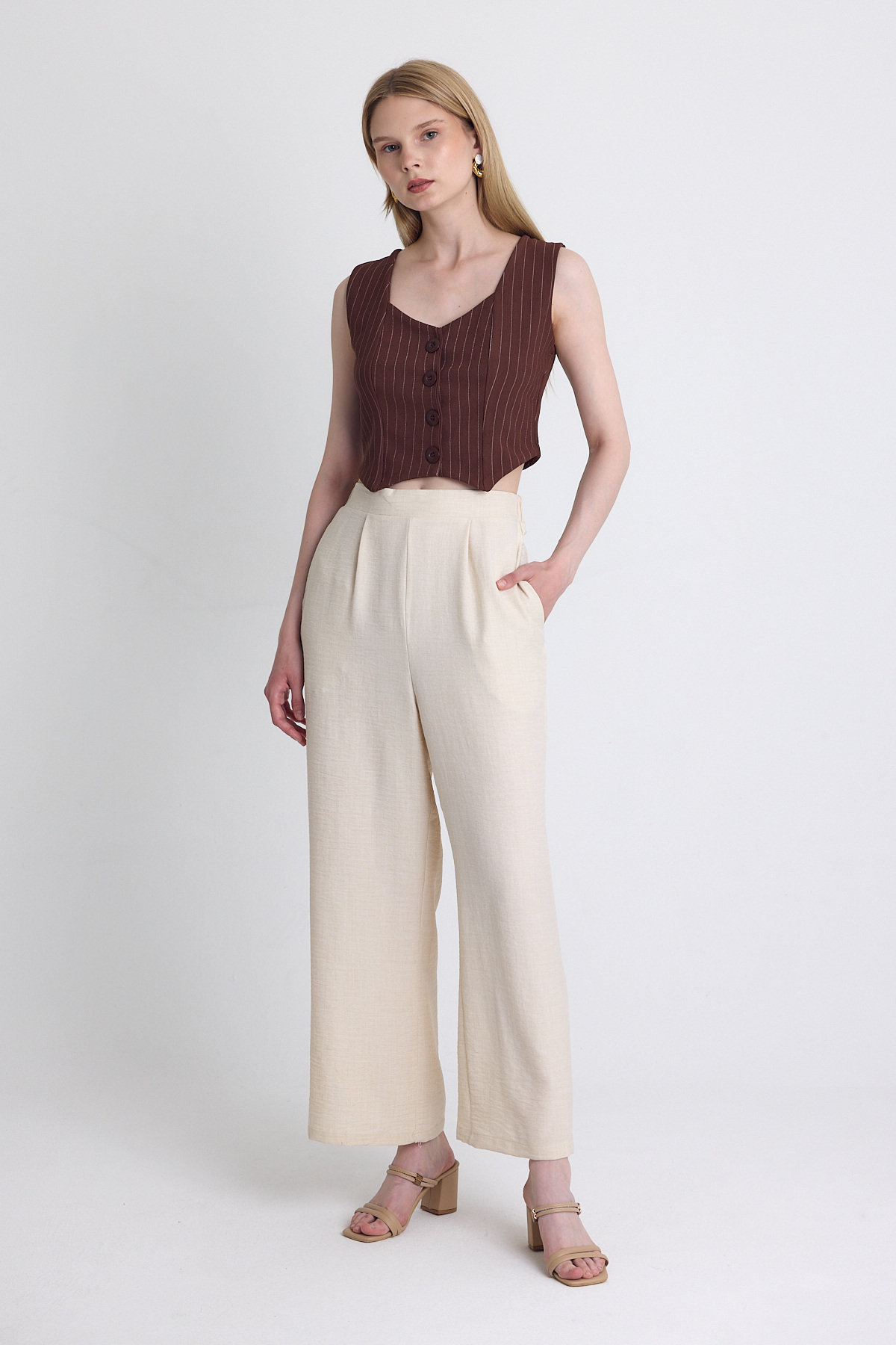 Bej Yüksek Bel Ön Pile Detaylı Pamuklu Bol Paça Pantolon 8014A - RAYS