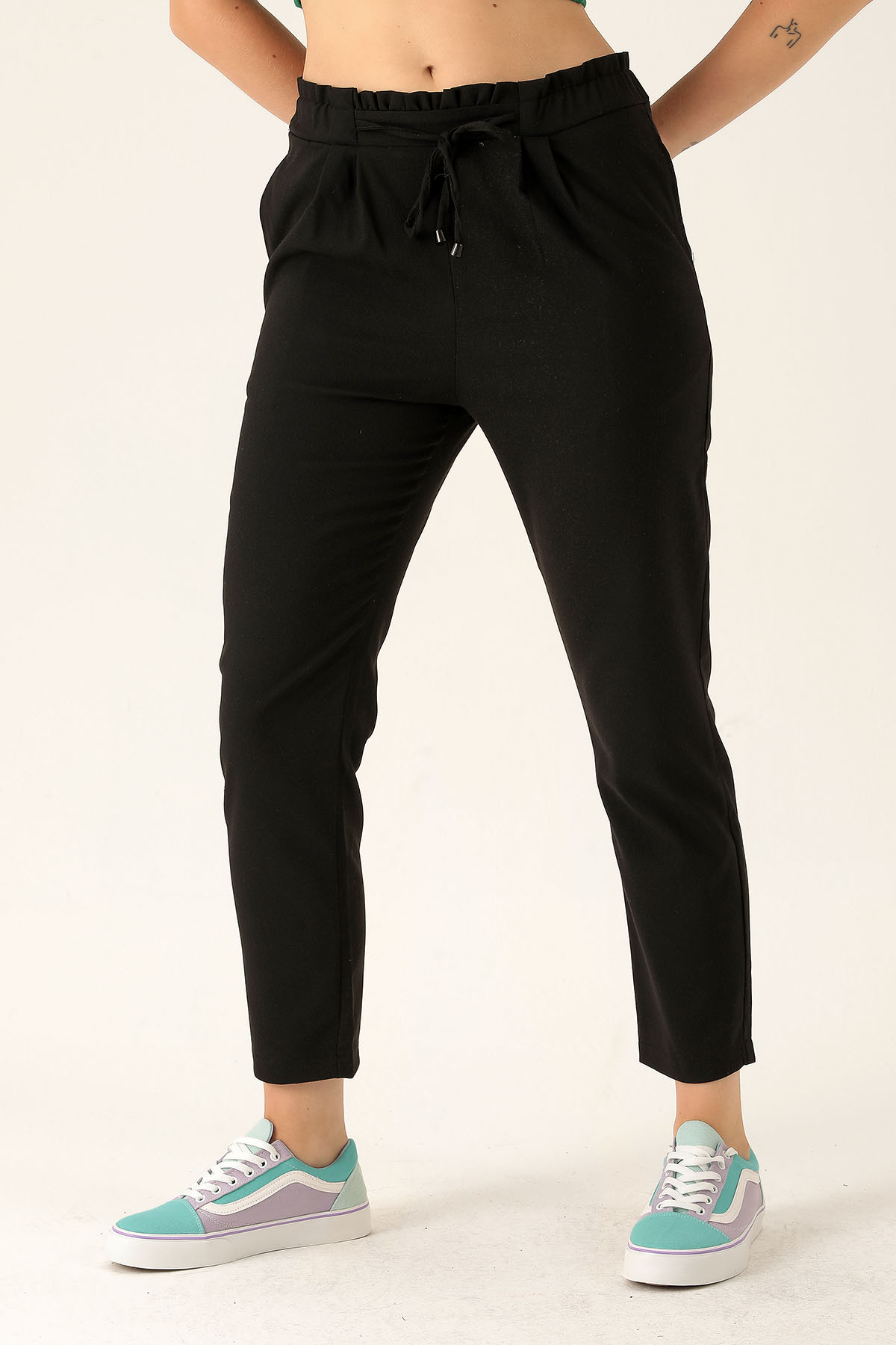 Beli Fırfırlı Pile Detay Bayan Pantolon - 6608A Siyah - 3