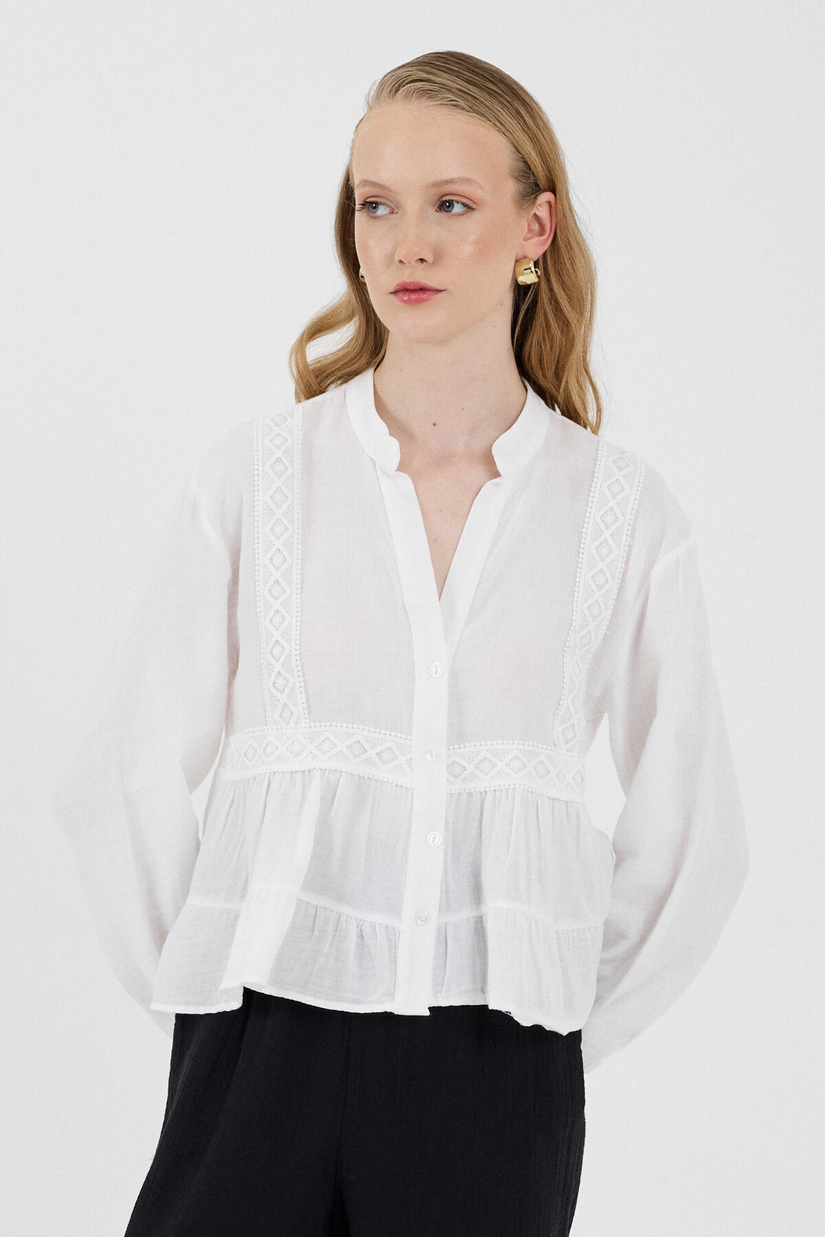 Beyaz %100 Pamuk Dantel Detaylı Müslin Gömlek 4823A - 1