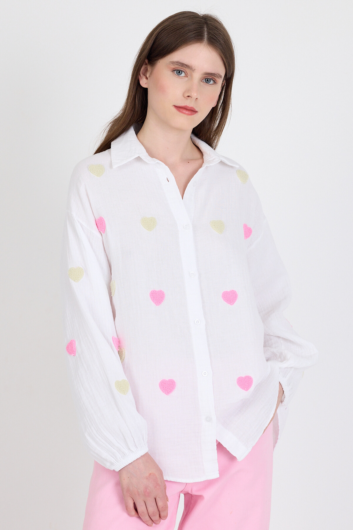 Beyaz %100 Pamuk Kalp Nakışlı Gömlek 4797A - RAYS