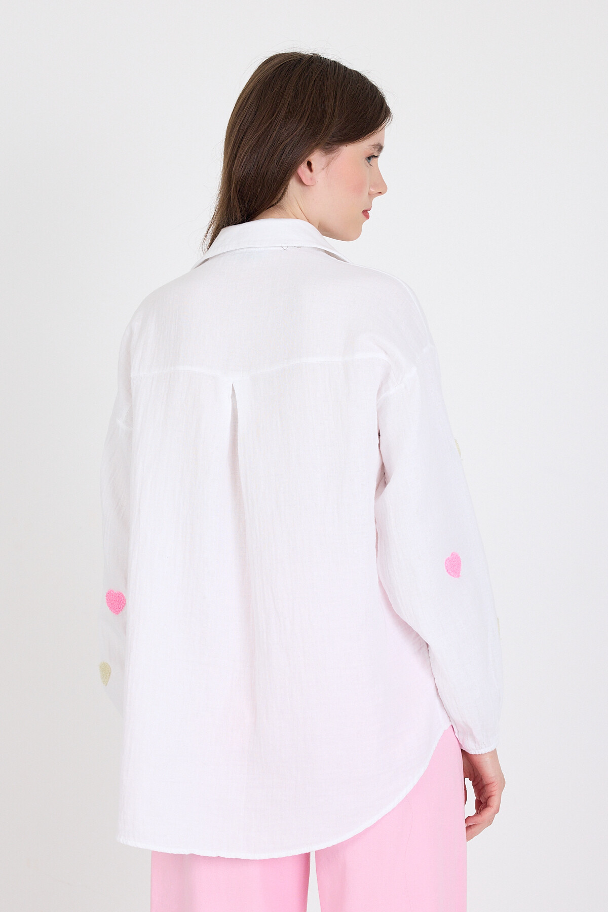 Beyaz %100 Pamuk Kalp Nakışlı Gömlek 4797A - 5