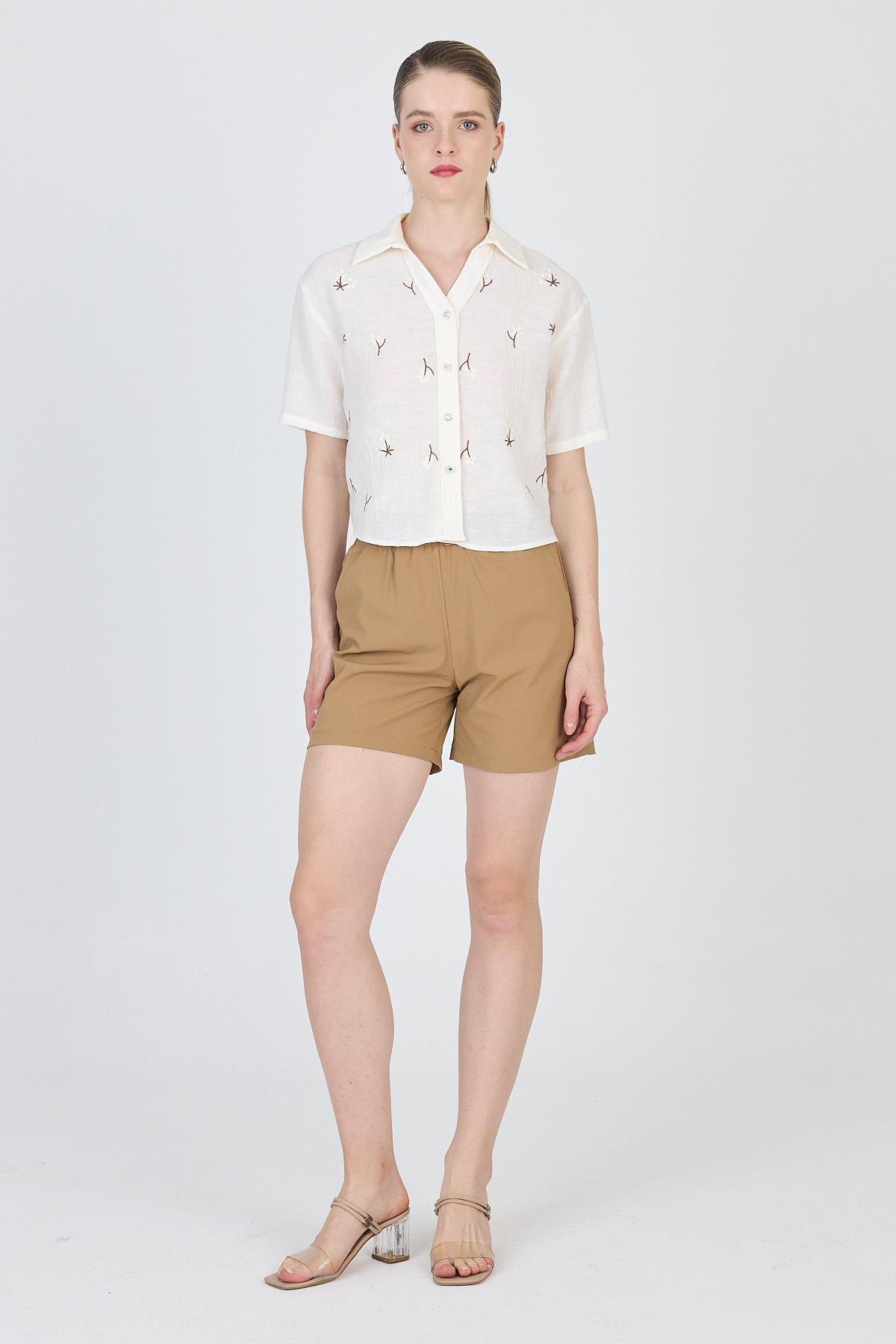 Beyaz %100 Pamuk Kısa Kollu İşleme Detaylı Gömlek 4827 - 3