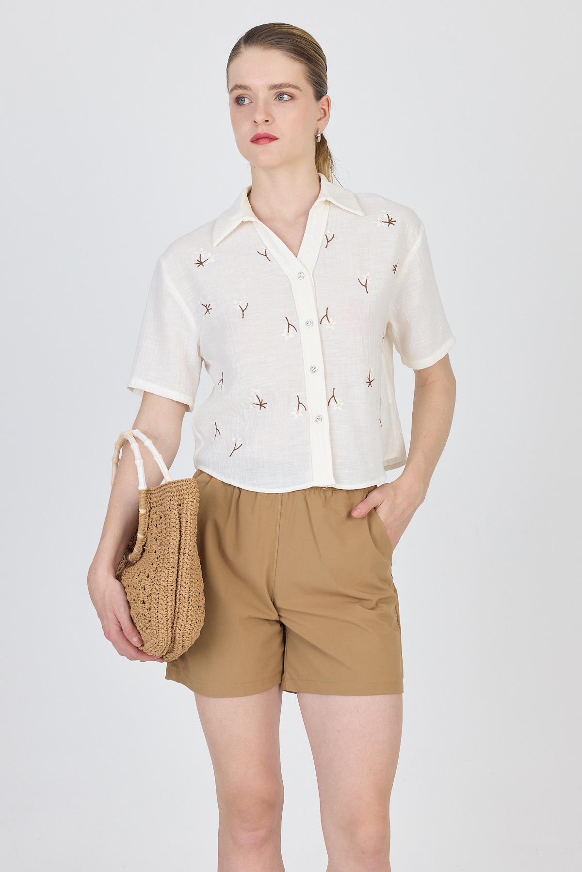 Beyaz %100 Pamuk Kısa Kollu İşleme Detaylı Gömlek 4827 - 7