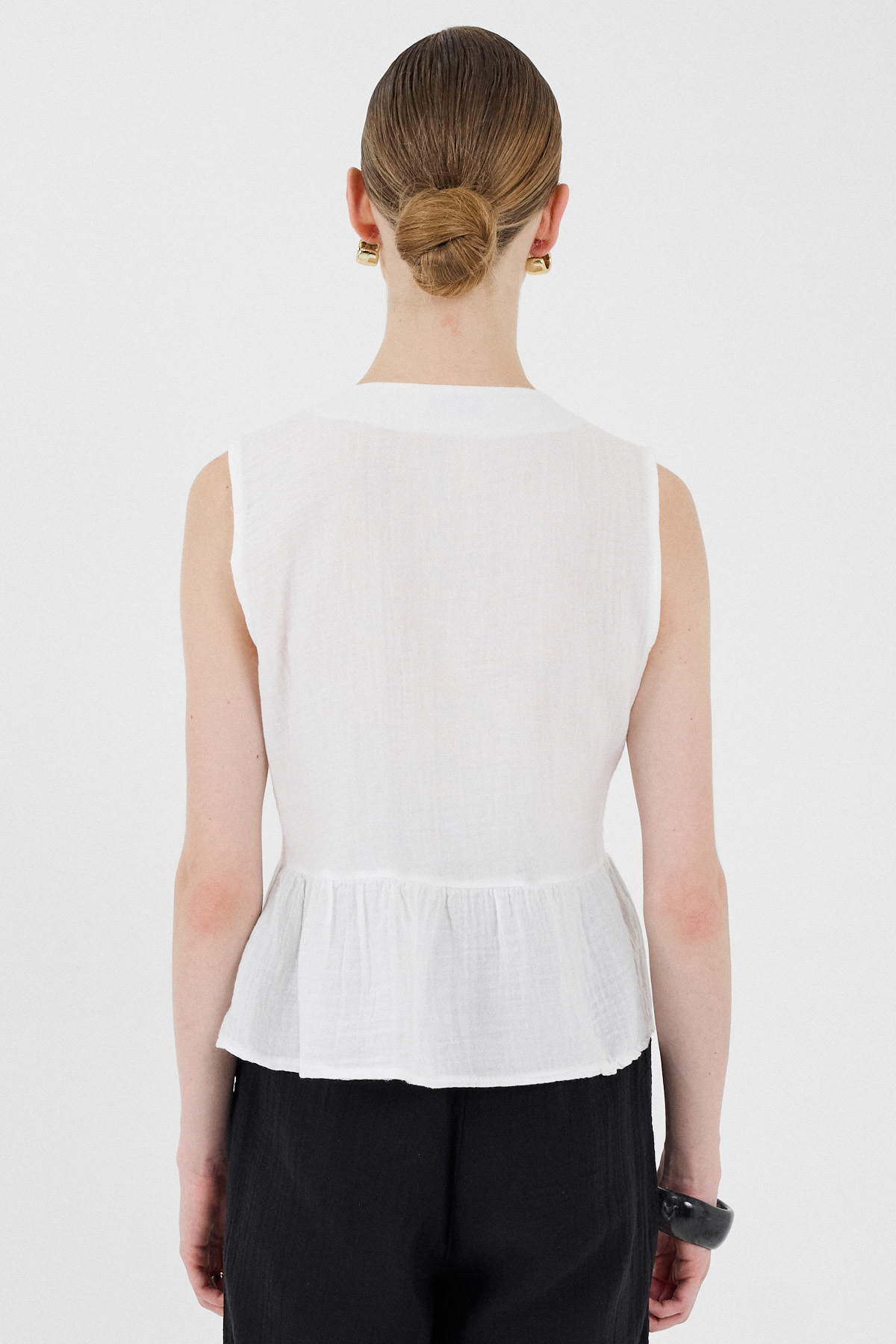 Beyaz %100 Pamuk Müslin Fırfır ve Bağlama Detaylı Bluz 4827A - 9