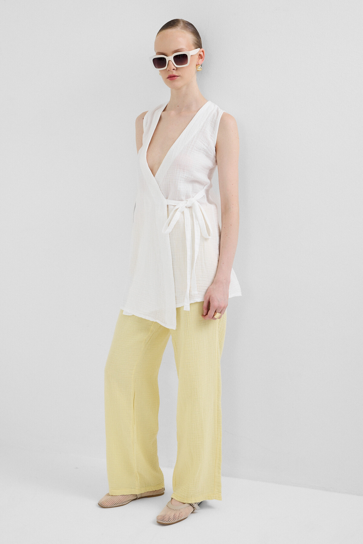 Beyaz %100 Pamuk Müslin Yandan Bağlamalı Kuşaklı Yelek 8017A 