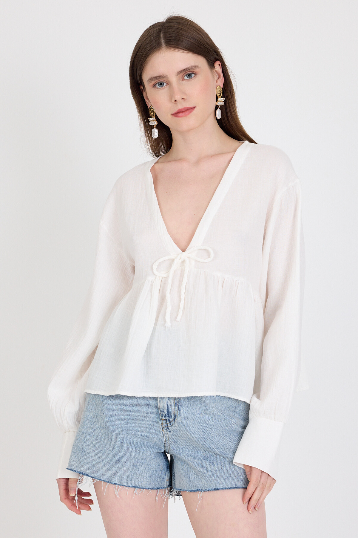 Beyaz %100 Pamuk V Yaka Ön Bağlama Detaylı Bluz 4784A 