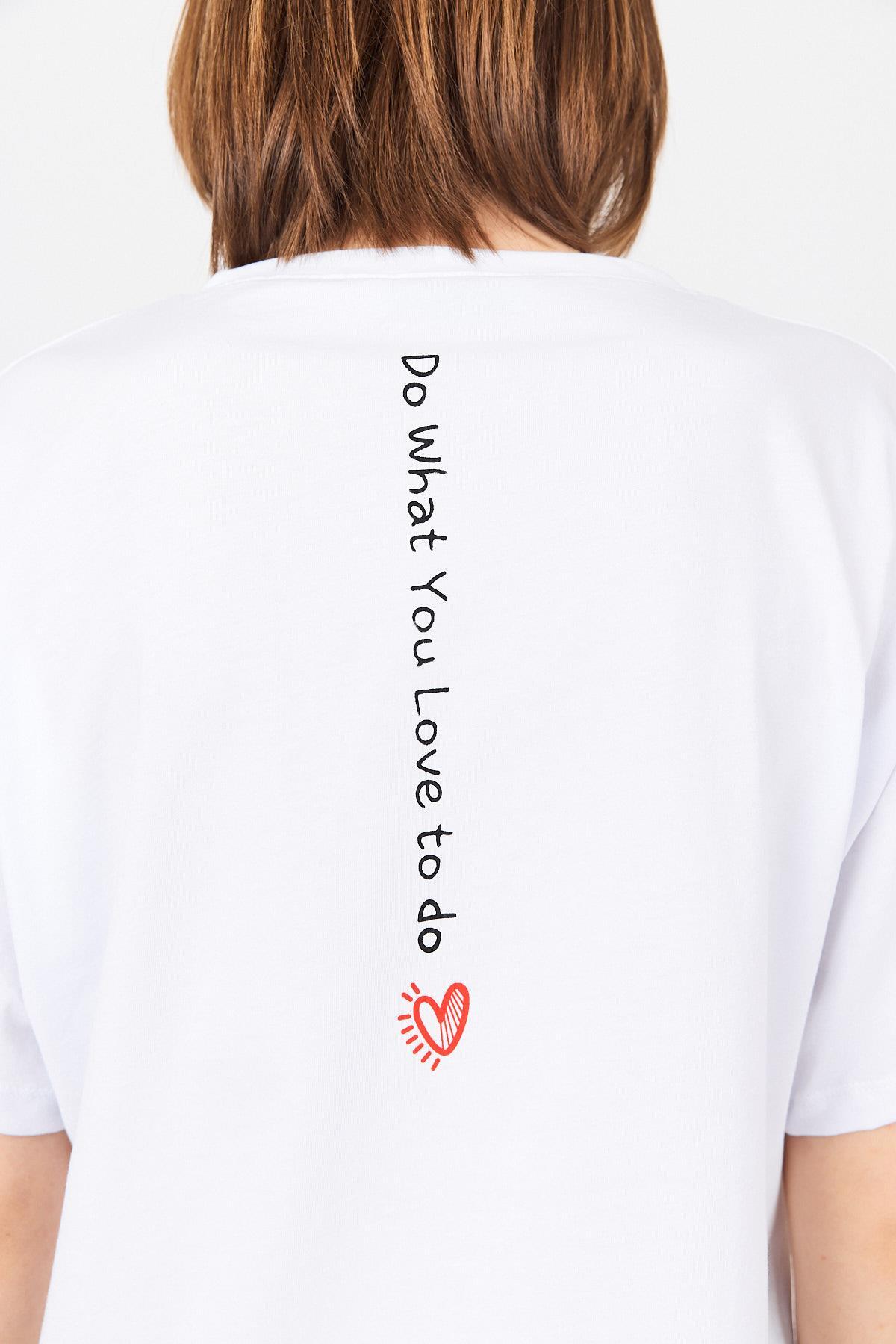 Beyaz Arka Yazı Baskılı Kalpli %100 Pamuk Oversize Tişört 2150-33M - 5