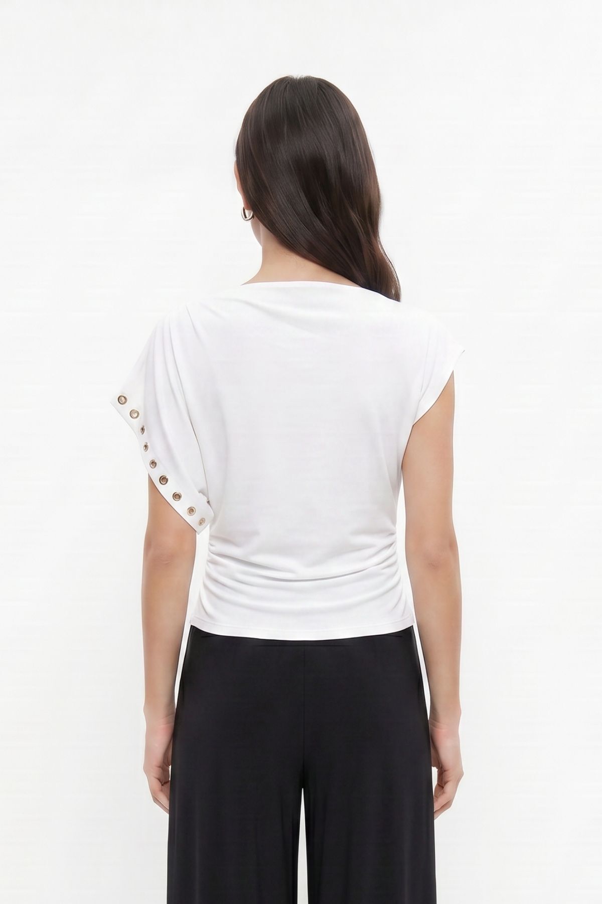 Beyaz Asimetrik Kol Zımbalı Bluz 36003 - 2