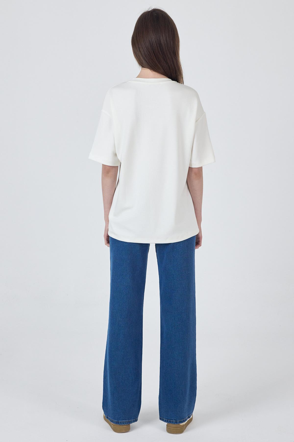 Beyaz Ayıcık Baskılı Bisiklet Yaka Oversize Tişört 5530 - 4