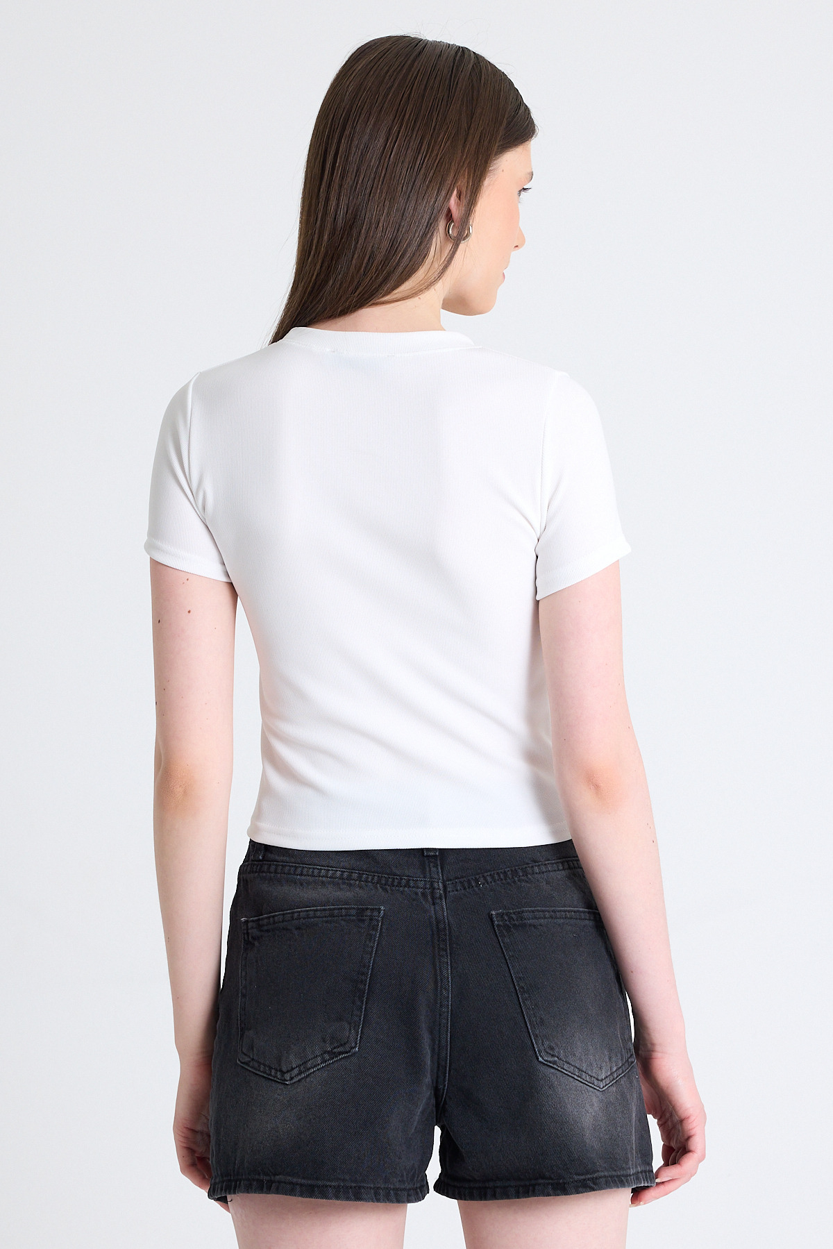 Beyaz Ayıcık İşlemeli Slim Fit Crop Tişört 2217 - 5