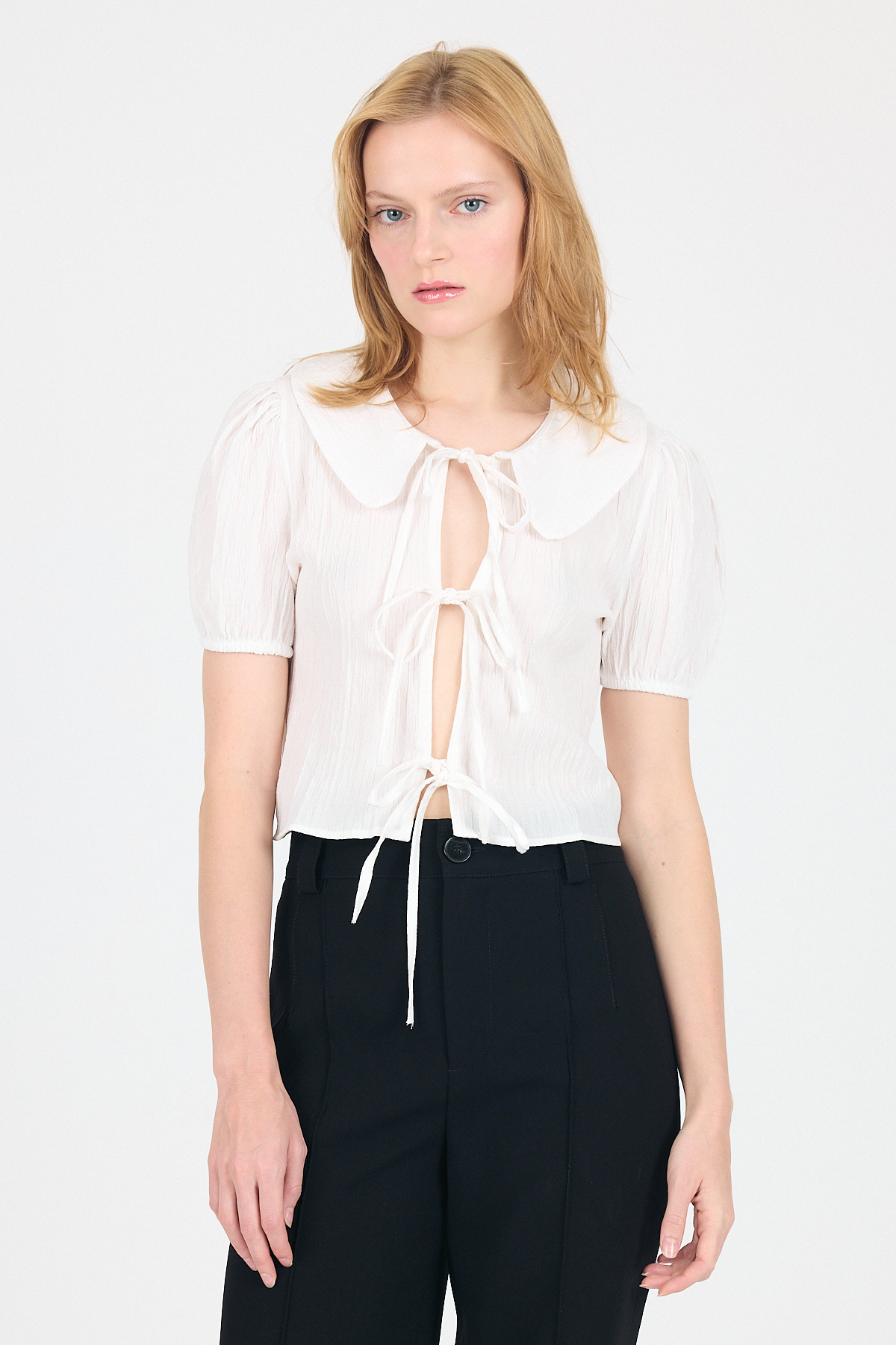 Beyaz Bağlama Detaylı Bebe Yaka Crop Bluz 8064 - 6