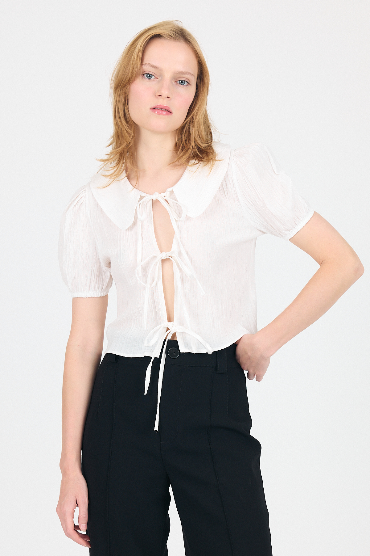 Beyaz Bağlama Detaylı Bebe Yaka Crop Bluz 8064 - 7