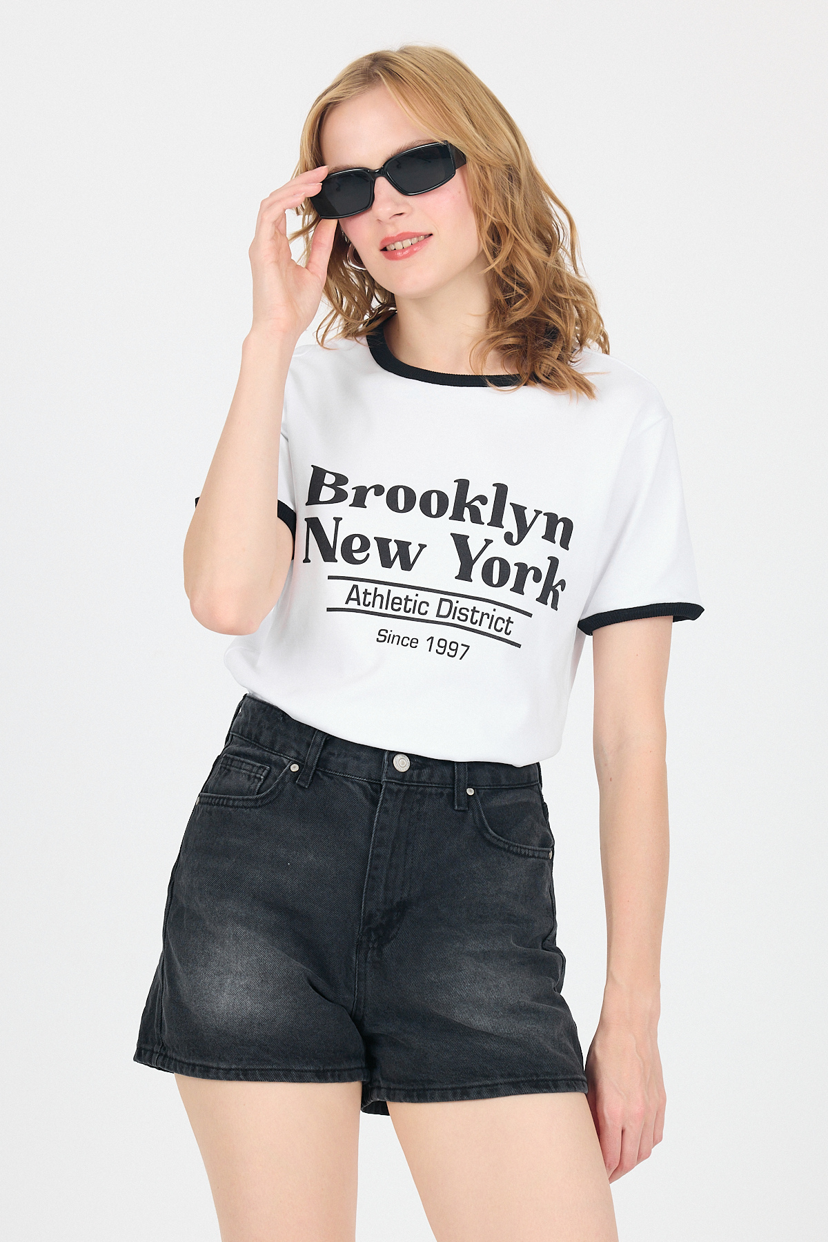 Beyaz Baskılı Relaxed Fit Ribana Detaylı Tişört 5652 - 1