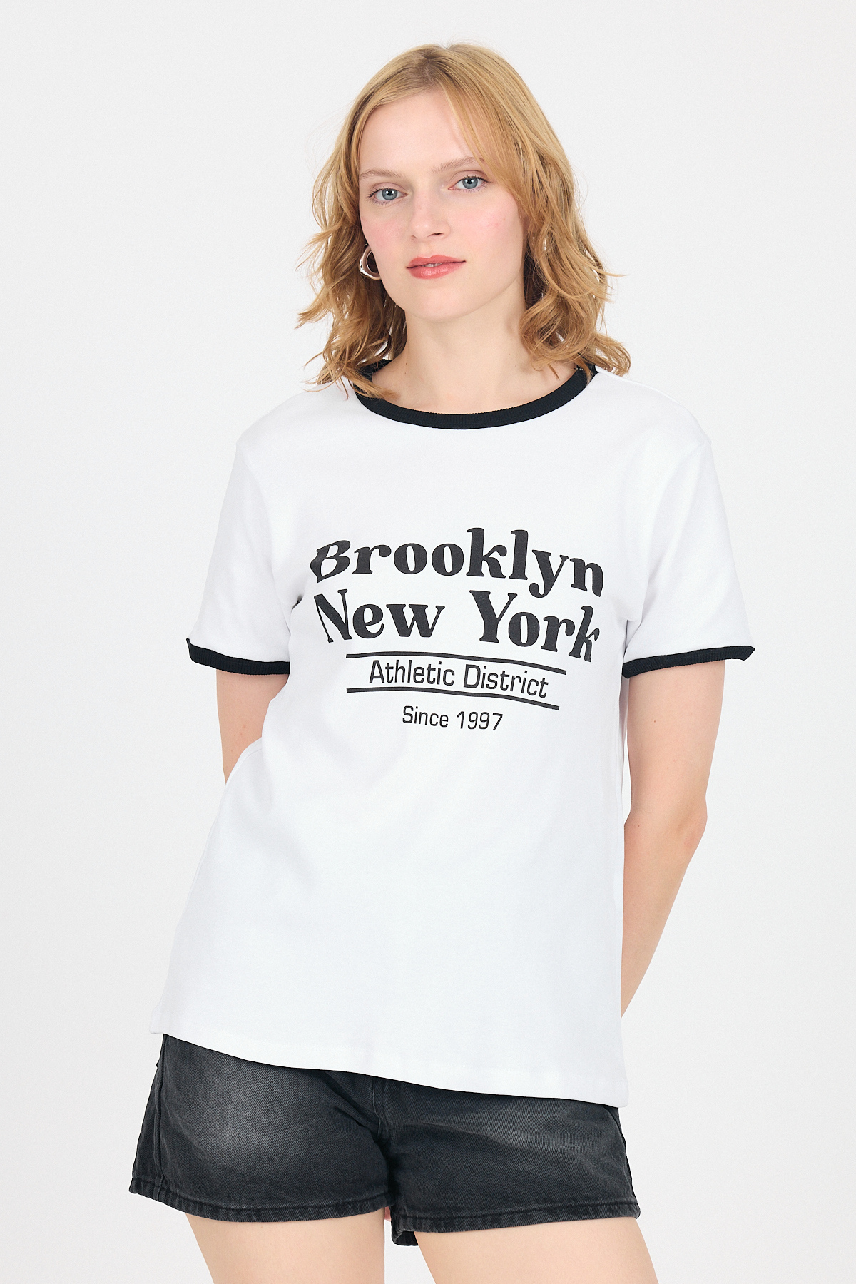 Beyaz Baskılı Relaxed Fit Ribana Detaylı Tişört 5652 - 2