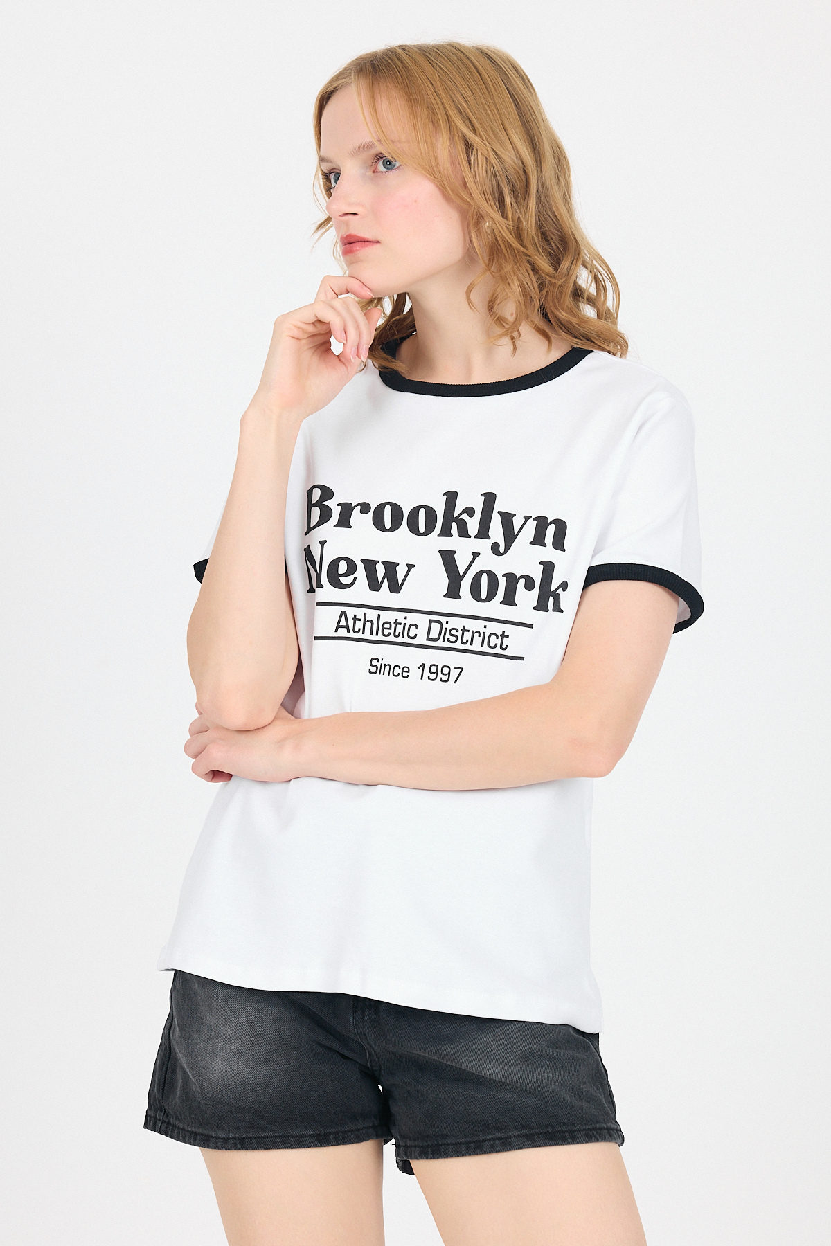 Beyaz Baskılı Relaxed Fit Ribana Detaylı Tişört 5652 - 6