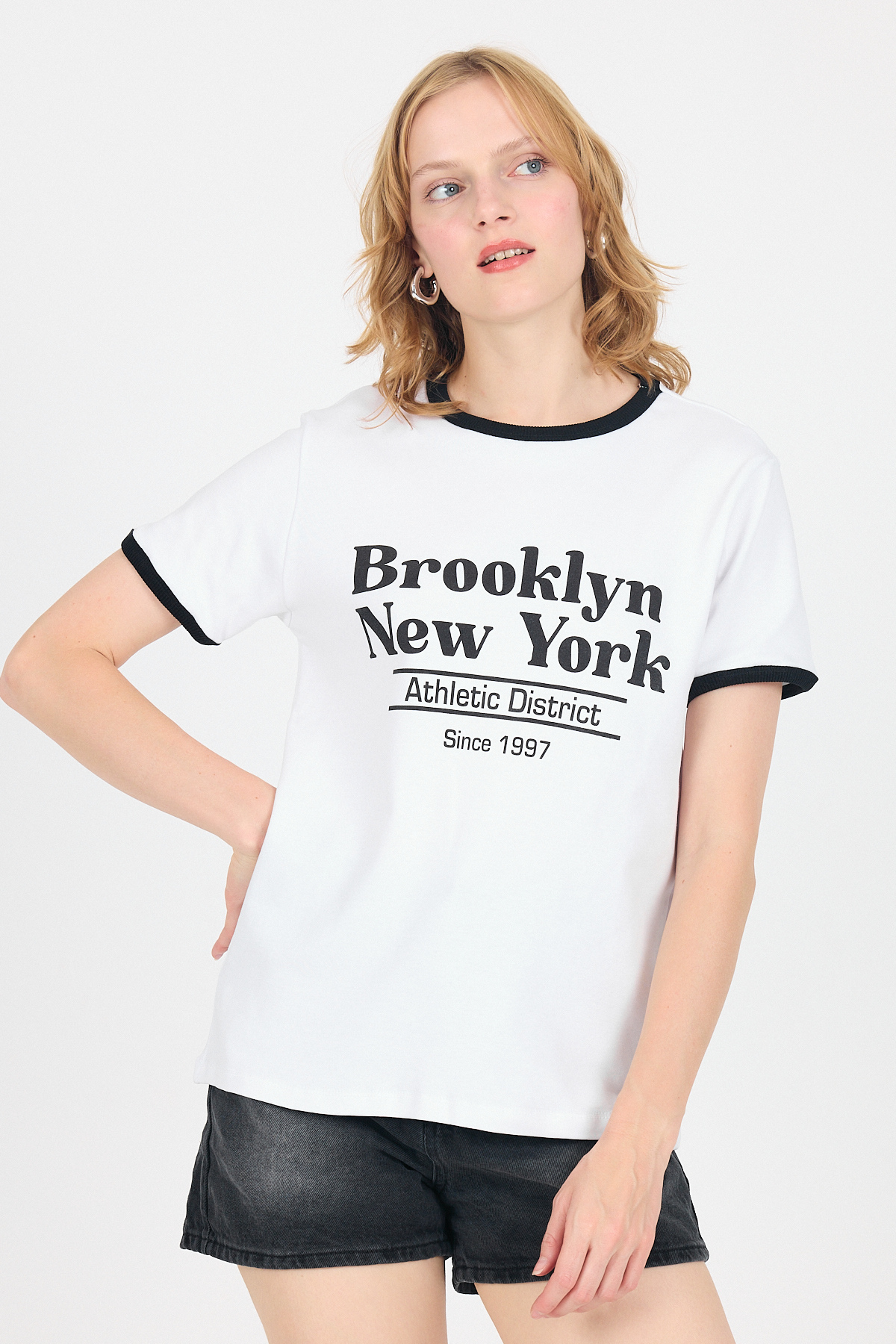 Beyaz Baskılı Relaxed Fit Ribana Detaylı Tişört 5652 - 7