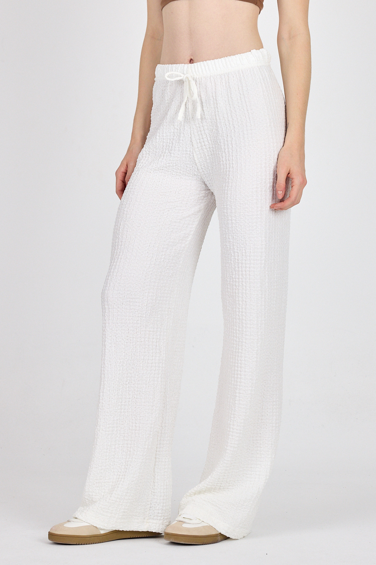 Beyaz Geniş Paça Dökümlü Bürümcük Kumaş Pantolon 326 - RAYS