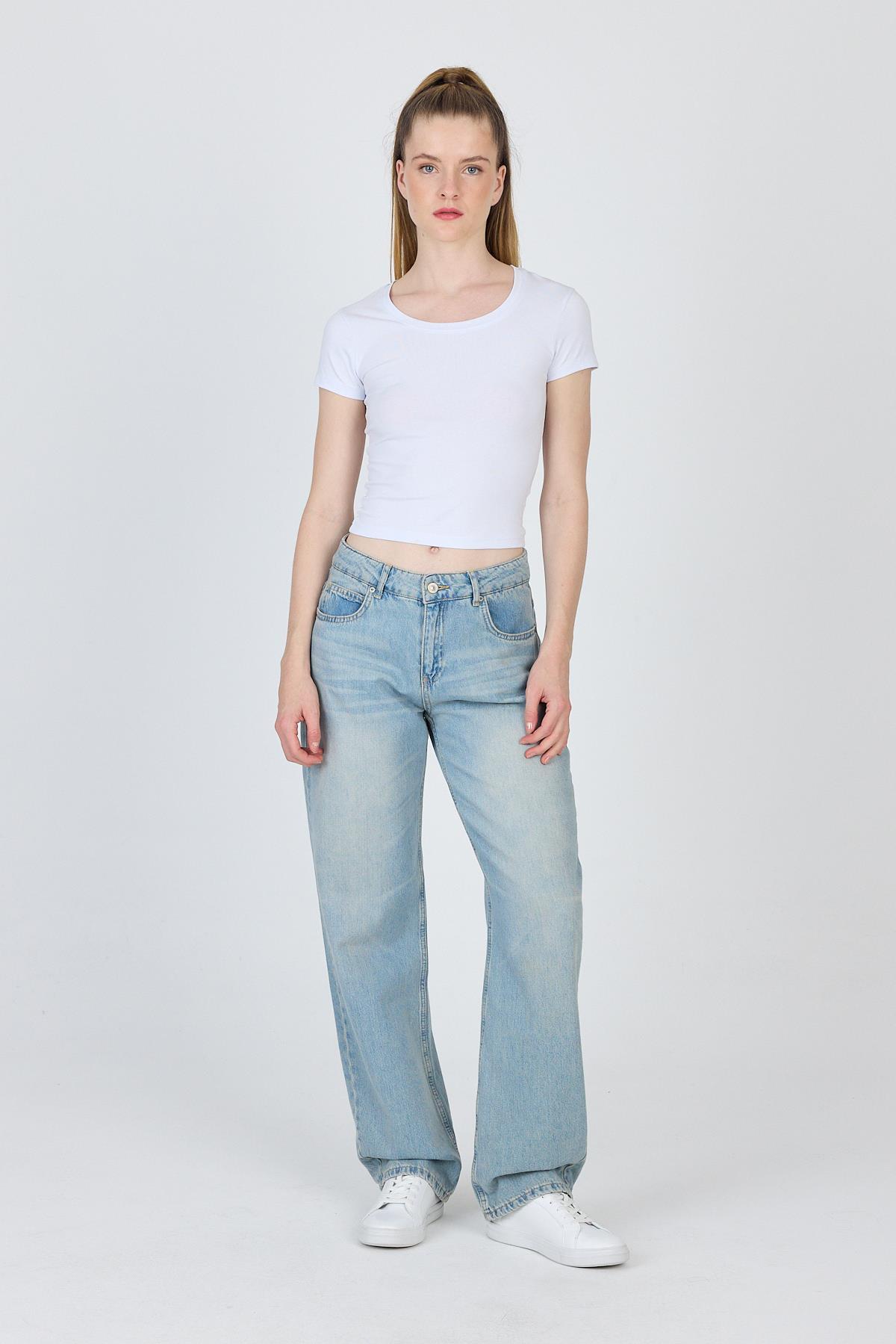 Beyaz Bisiklet Yaka Basic Crop Tişört 9200M - RAYS