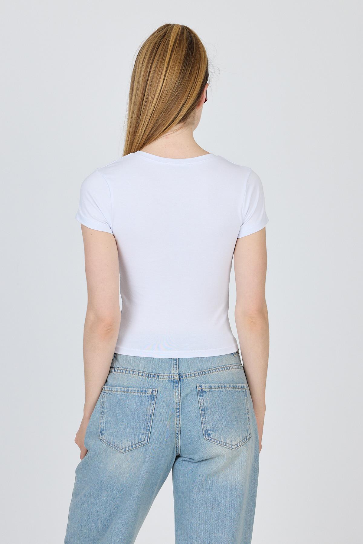 Beyaz Bisiklet Yaka Basic Crop Tişört 9200M - 5