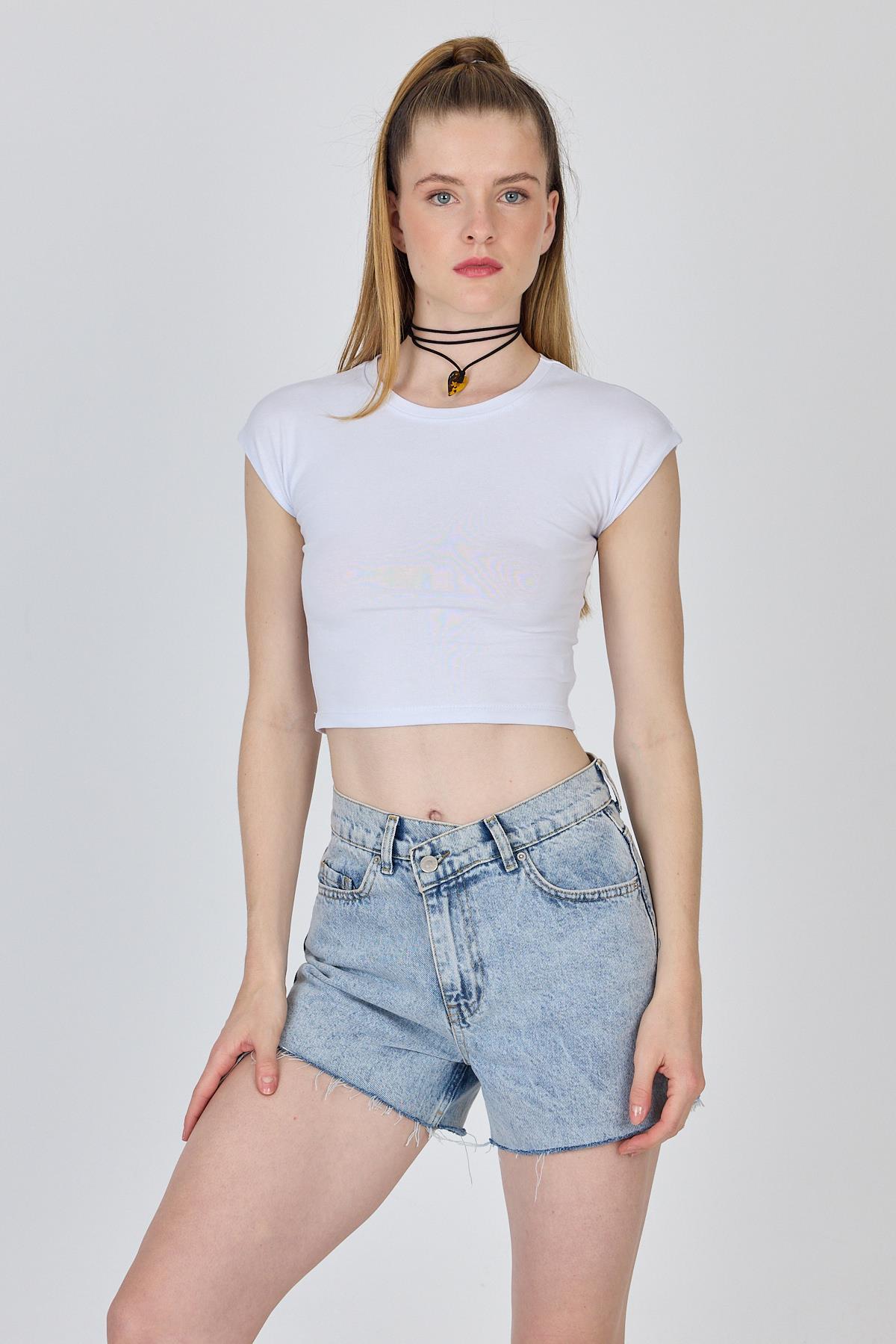 Beyaz Bisiklet Yaka Pamuklu Slim Fit Crop Tişört 9199M - 2