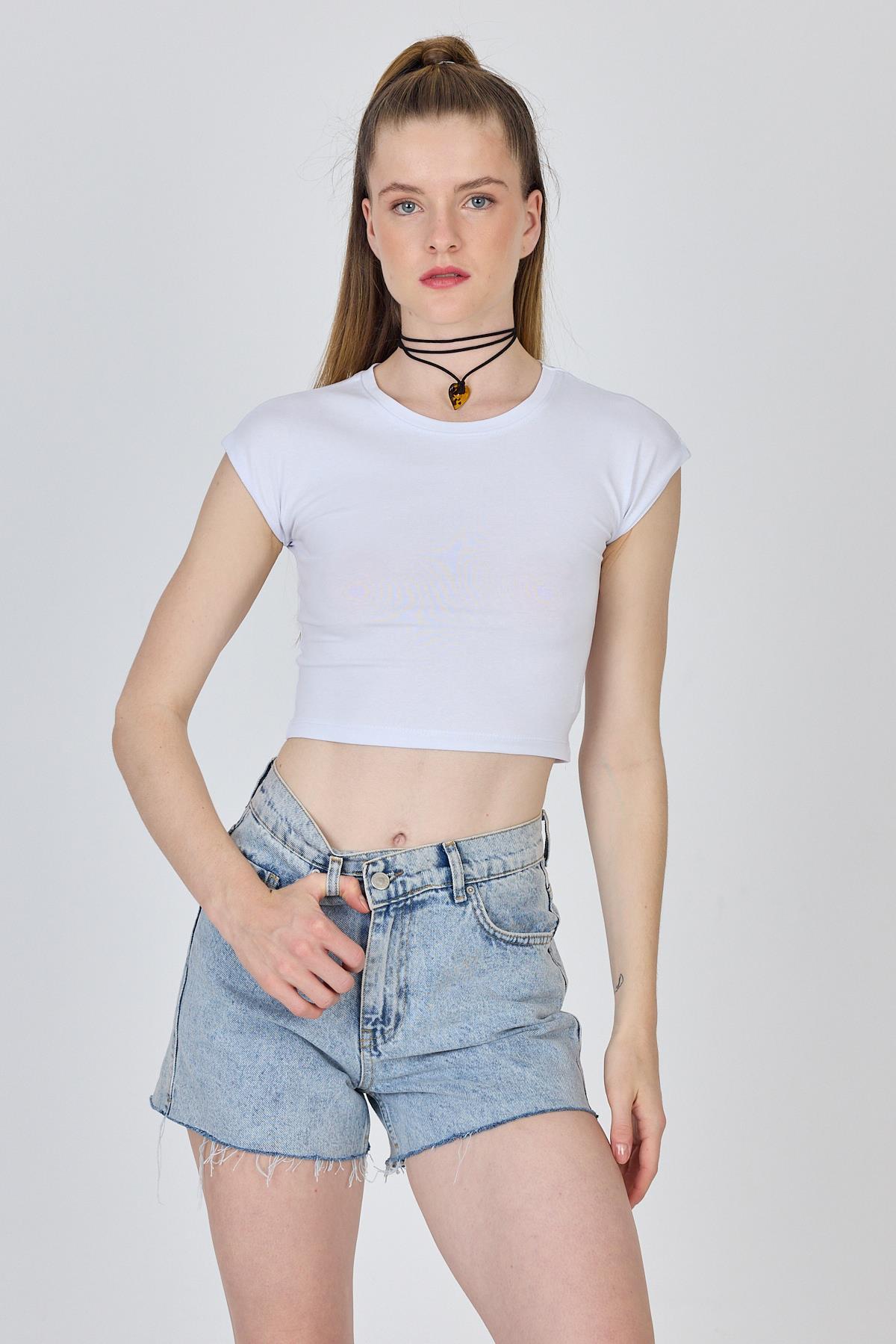 Beyaz Bisiklet Yaka Pamuklu Slim Fit Crop Tişört 9199M 