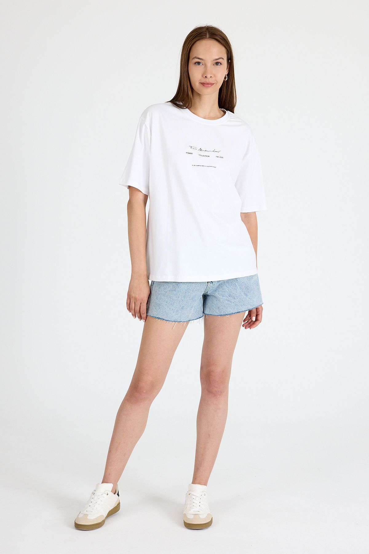 Beyaz Bisiklet Yaka Yazı Baskılı Oversize Tişört 5832 - 3