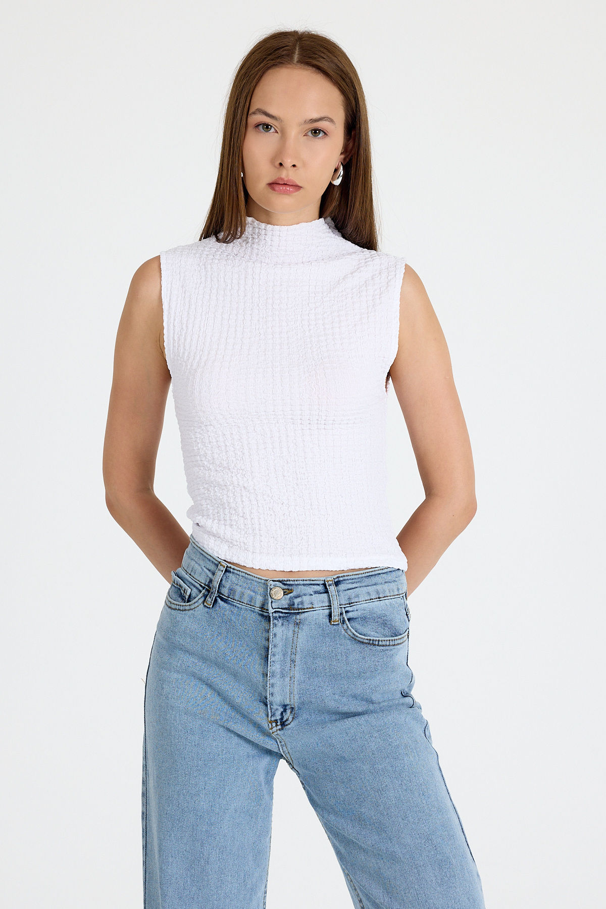 Beyaz Bürümcük Kumaş Dik Yaka Kolsuz Bluz 3458 - RAYS