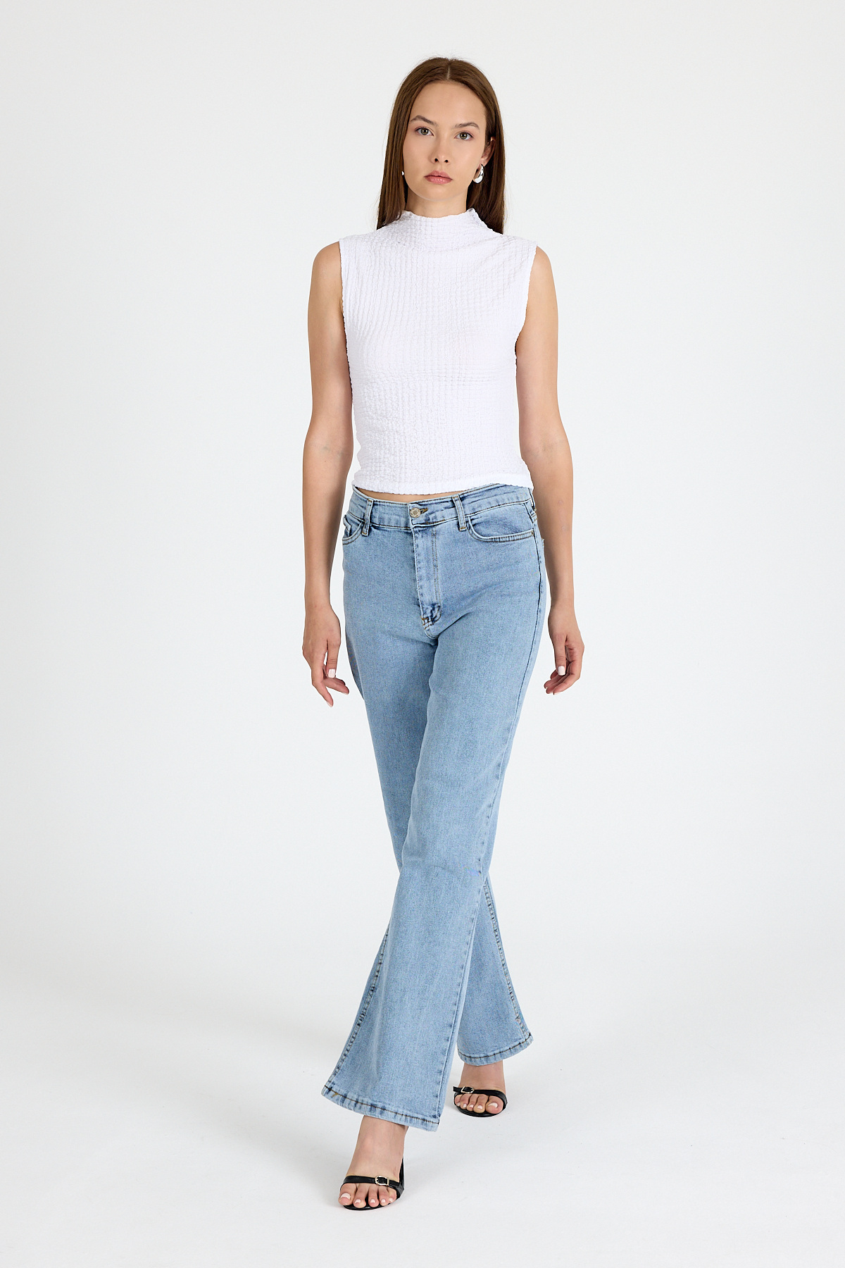 Beyaz Bürümcük Kumaş Dik Yaka Kolsuz Bluz 3458 - 3