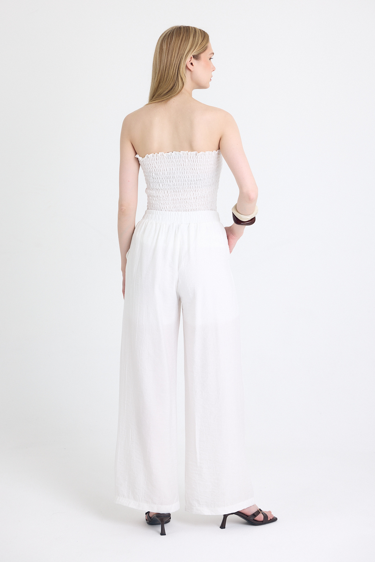 Beyaz Büzgülü Straplez Bluz ve Bol Paça Pantolon Takım 5249 - 5