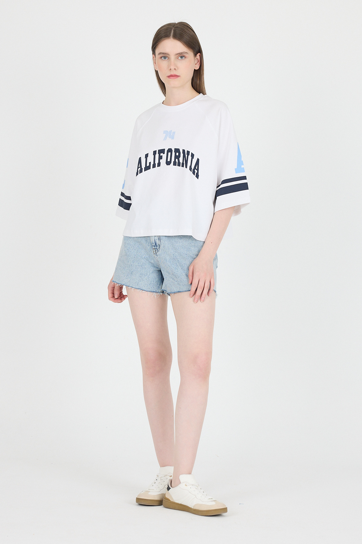 Beyaz California Baskılı Oversize Tişört 6817 - 3