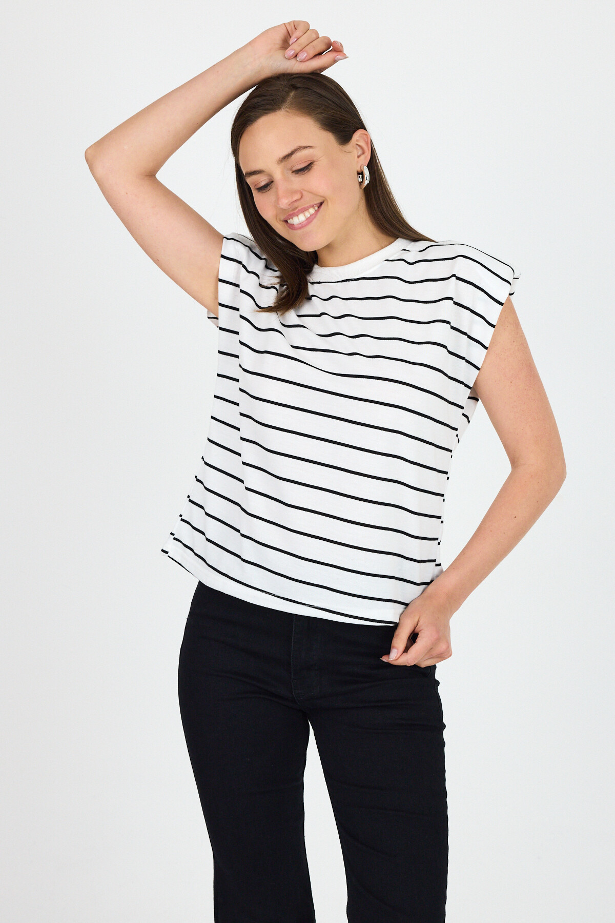 Beyaz Çizgili Bisiklet Yaka Vatkalı Pamuklu Tişört 1761 - 7