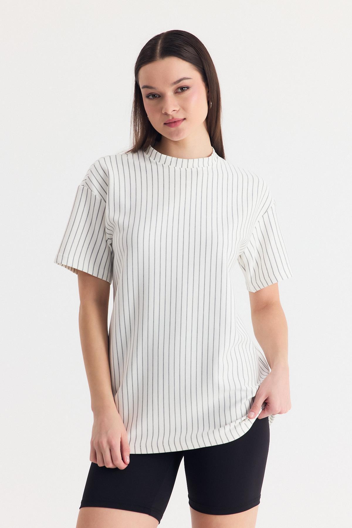 Beyaz Çizgili Oversize Tişört 4447A - RAYS