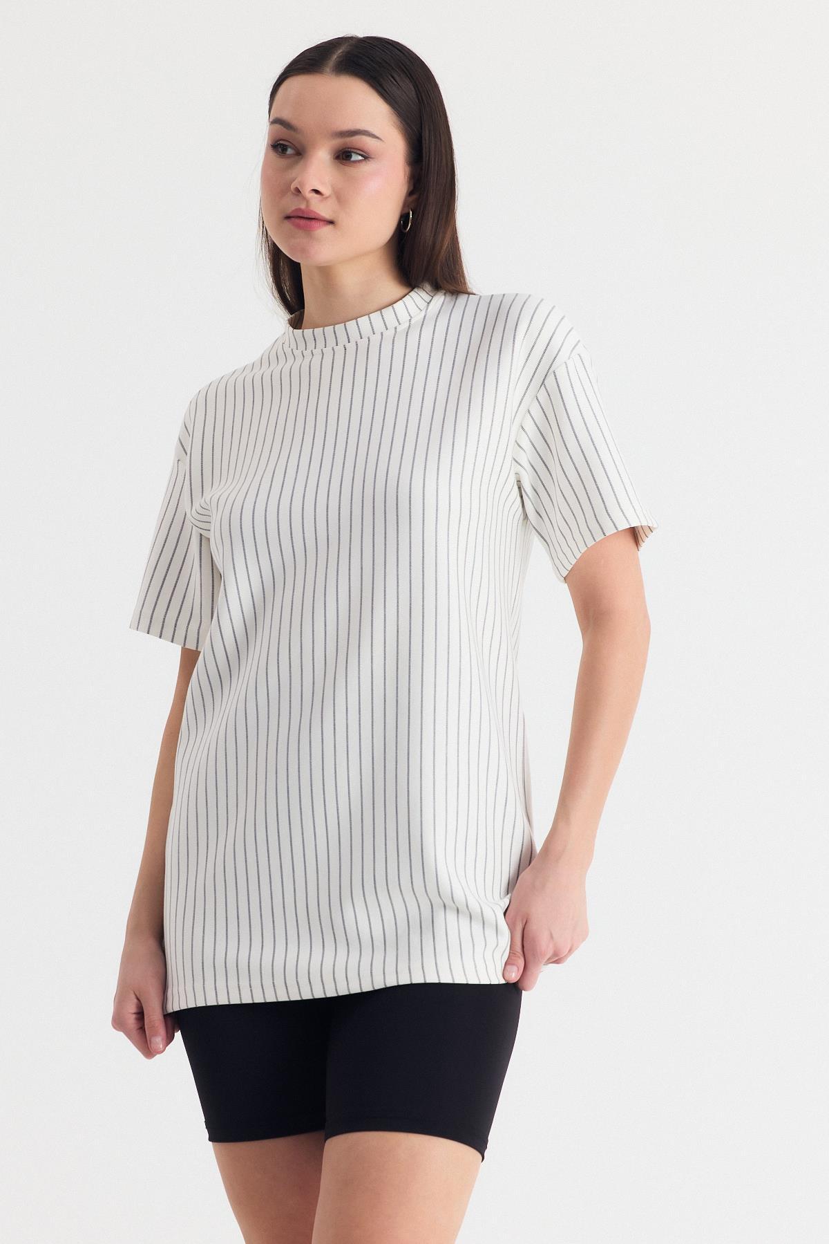Beyaz Çizgili Oversize Tişört 4447A - 3