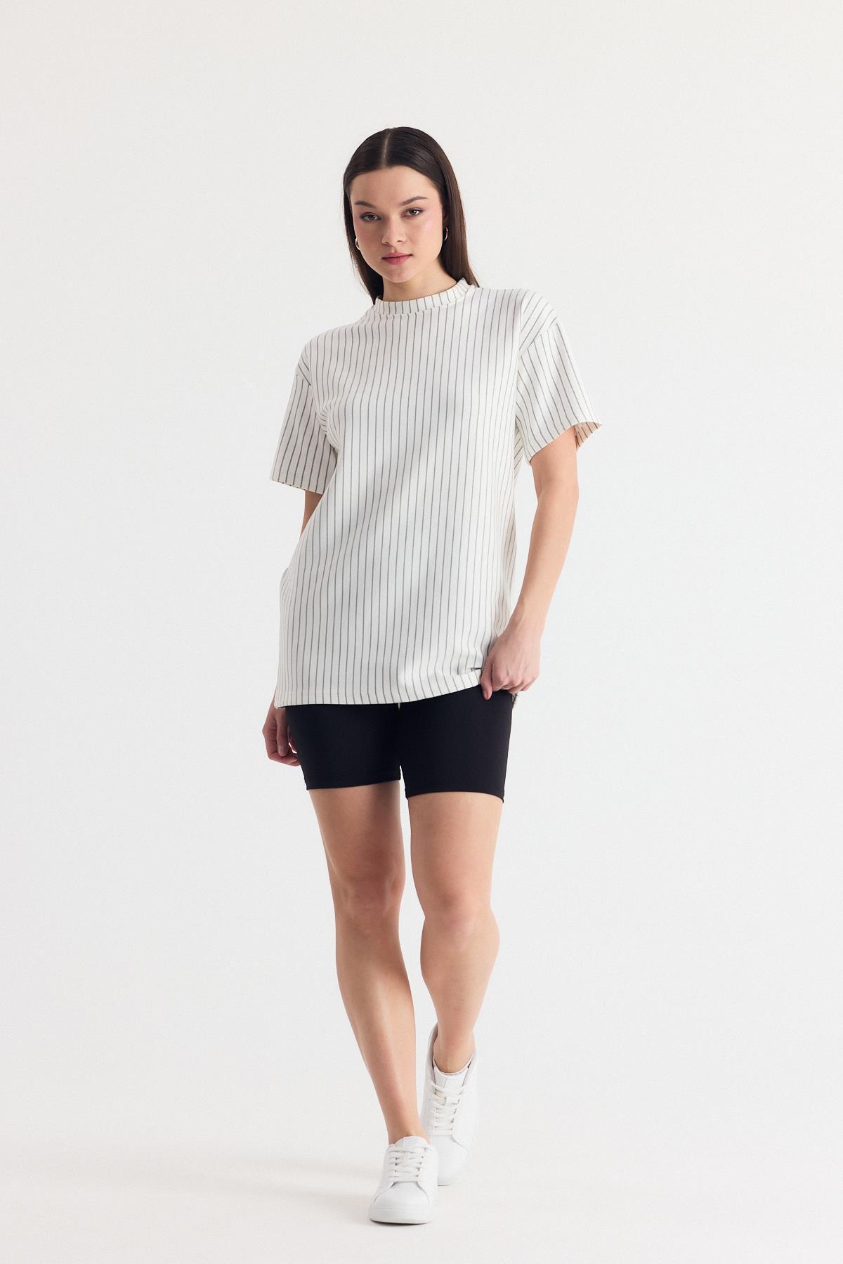 Beyaz Çizgili Oversize Tişört 4447A - 8