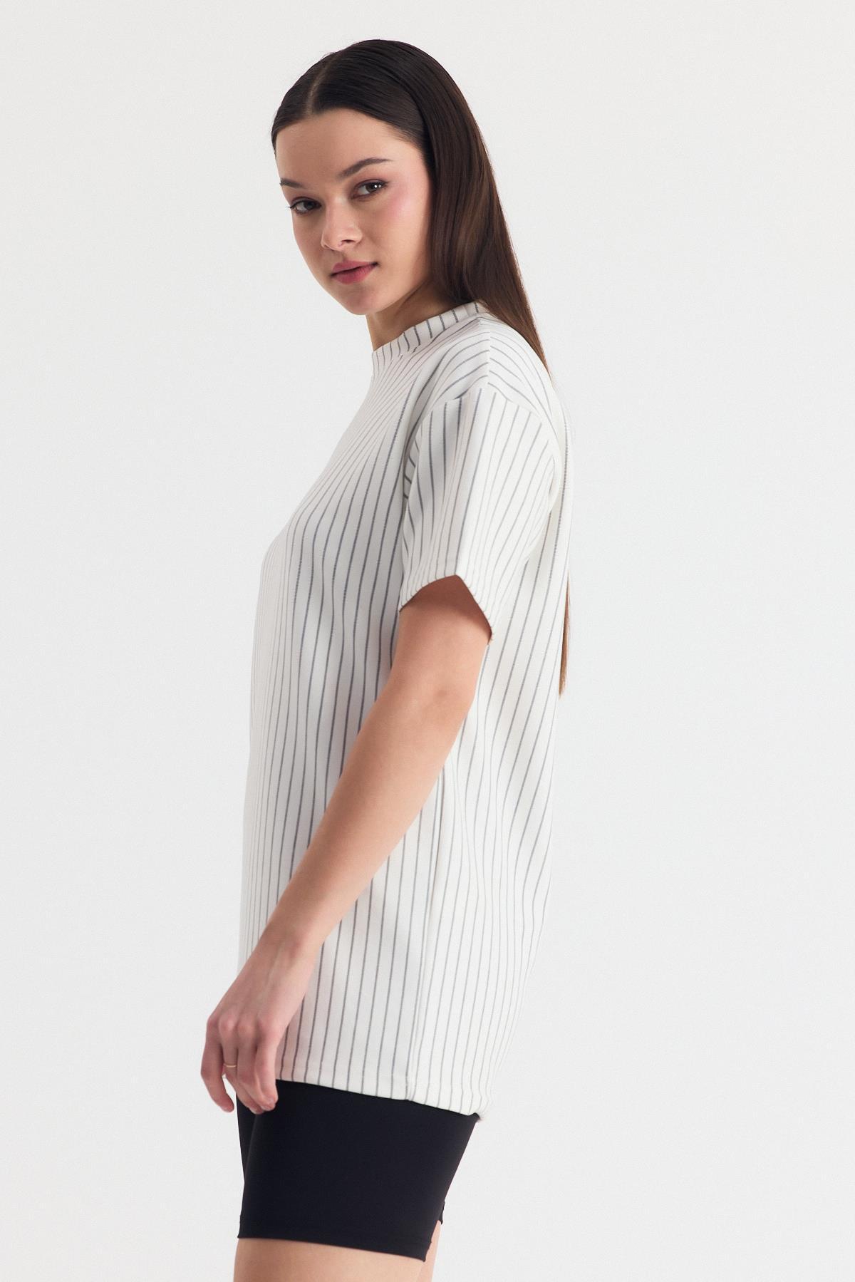 Beyaz Çizgili Oversize Tişört 4447A - 6
