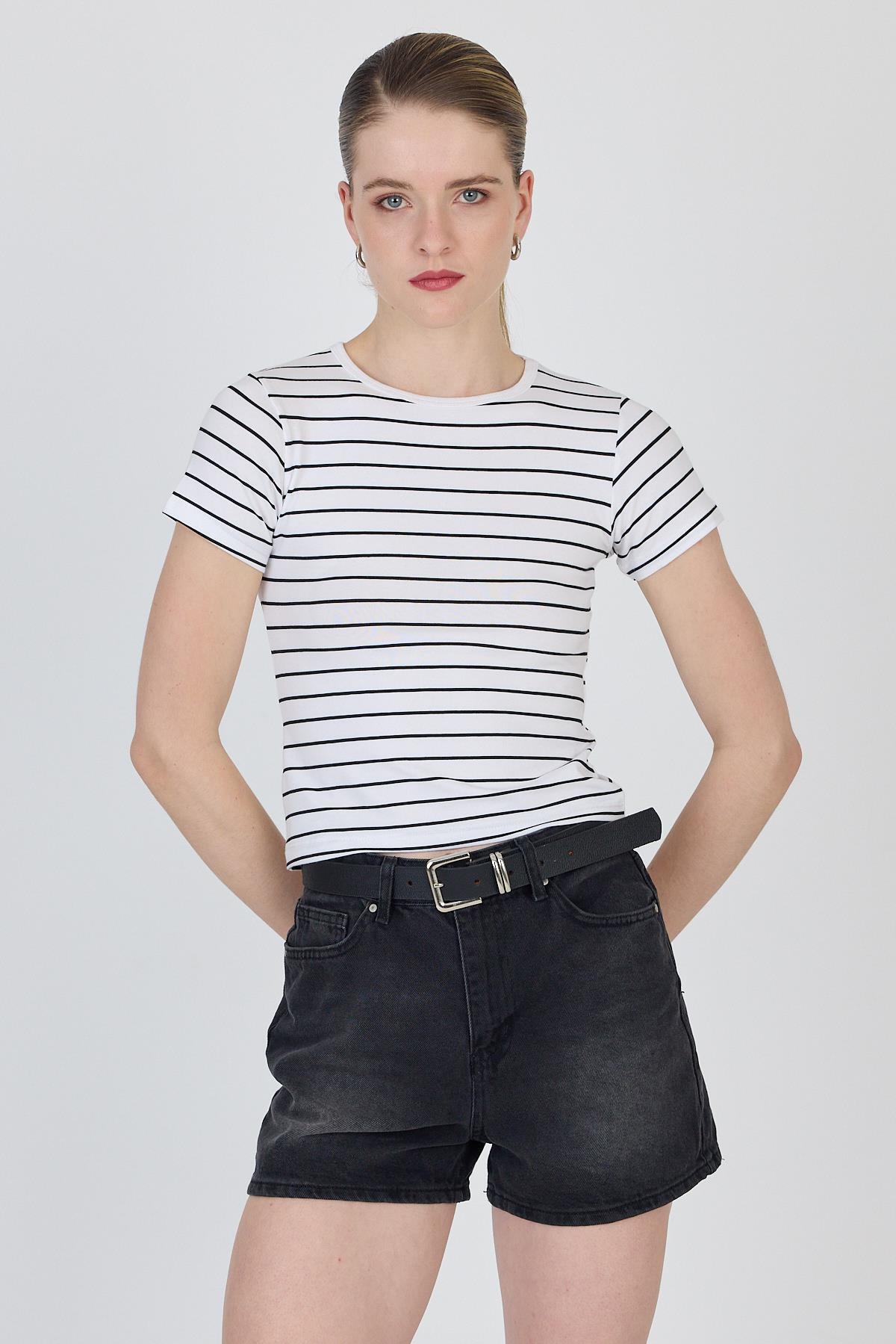 Beyaz Çizgili Pamuku Crop Tişört 4014 - 7