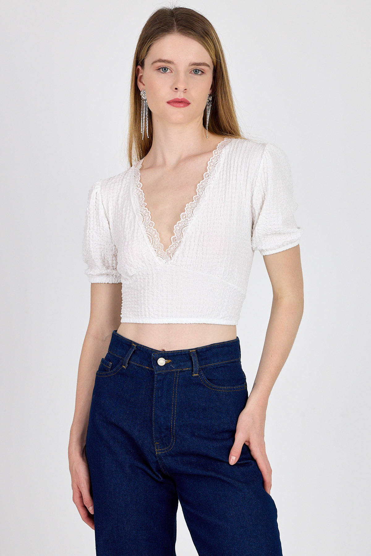 Beyaz Dantel Detaylı Bürümcük Kumaş Crop Bluz 2231 - 6
