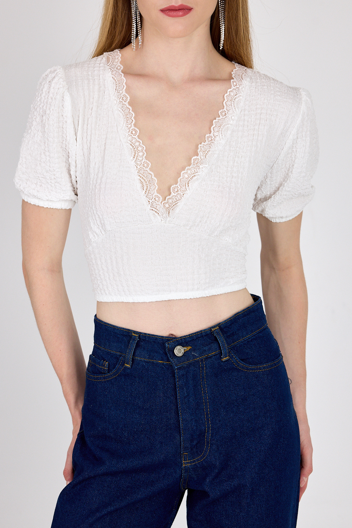 Beyaz Dantel Detaylı Bürümcük Kumaş Crop Bluz 2231 - 4
