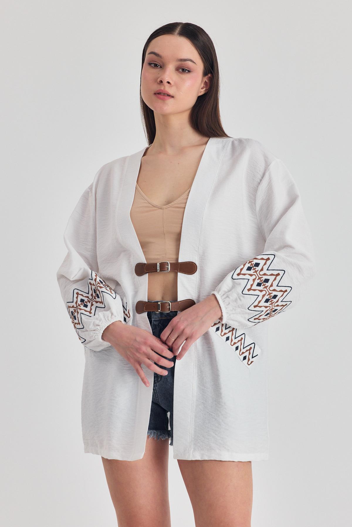 Beyaz Deri Kemer Detaylı Etnik Desenli Kimono 4363A - 7