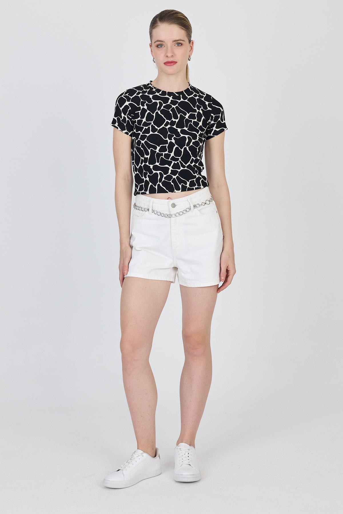 Beyaz Desenli Bisiklet Yaka Kısa Kollu Crop Tişört 1760 - RAYS