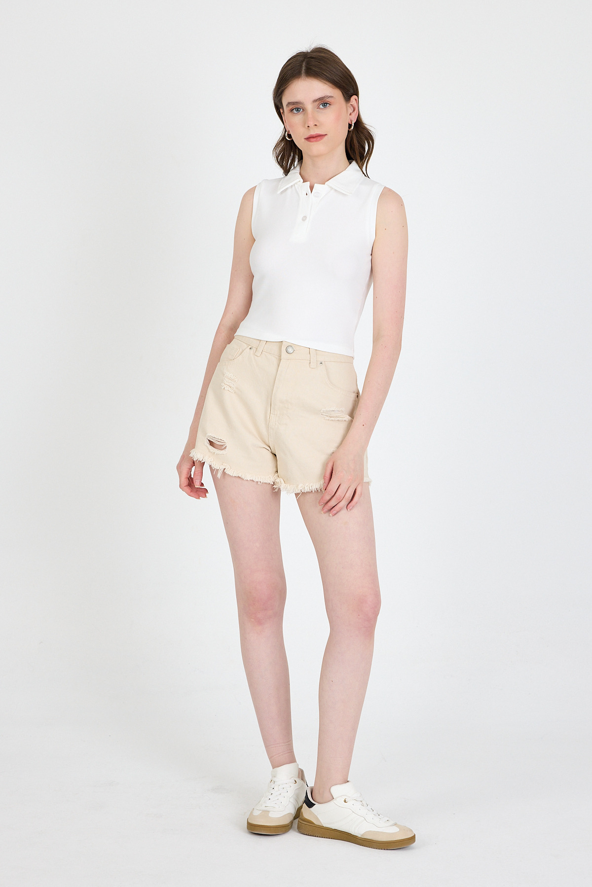 Beyaz Düğmeli Polo Yaka Sıfır Kol Örme Bluz 2219 - 3