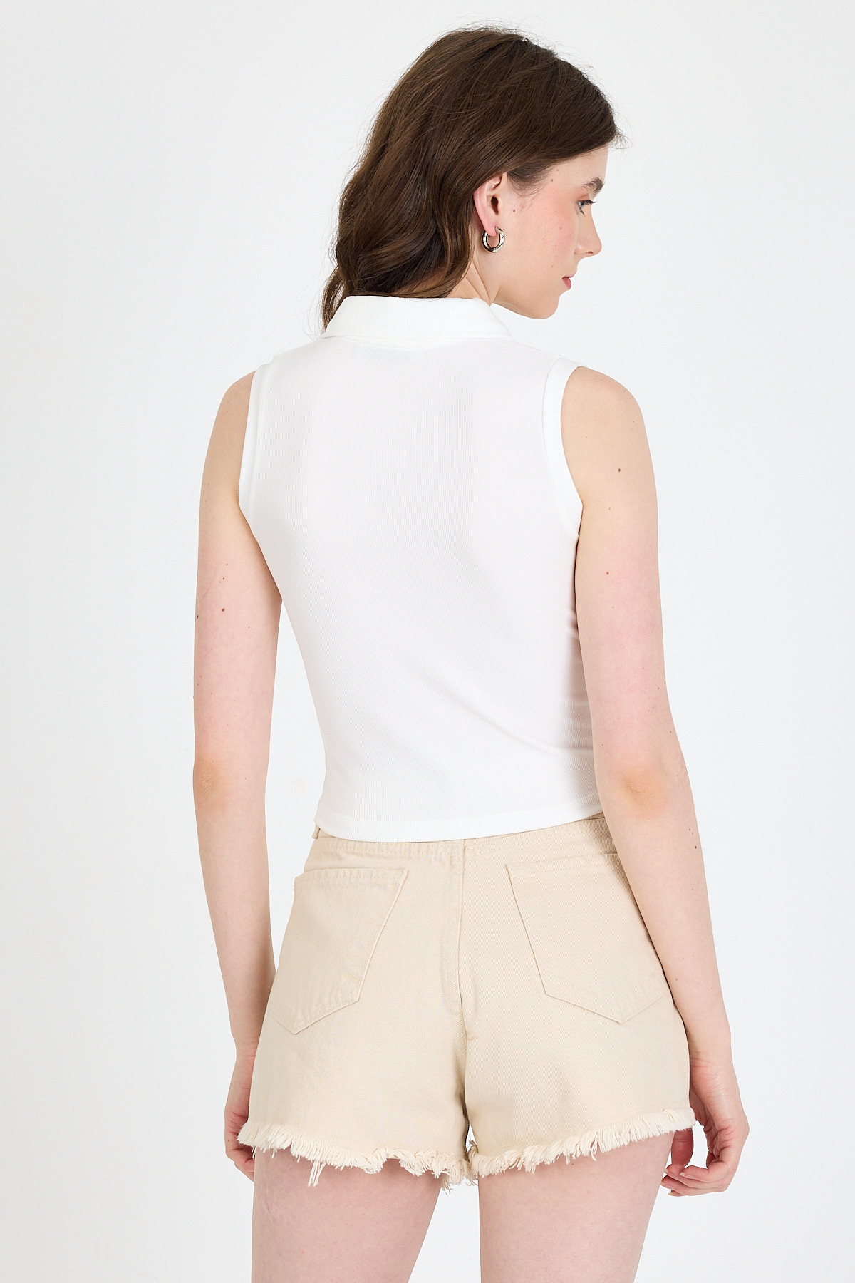 Beyaz Düğmeli Polo Yaka Sıfır Kol Örme Bluz 2219 - 5