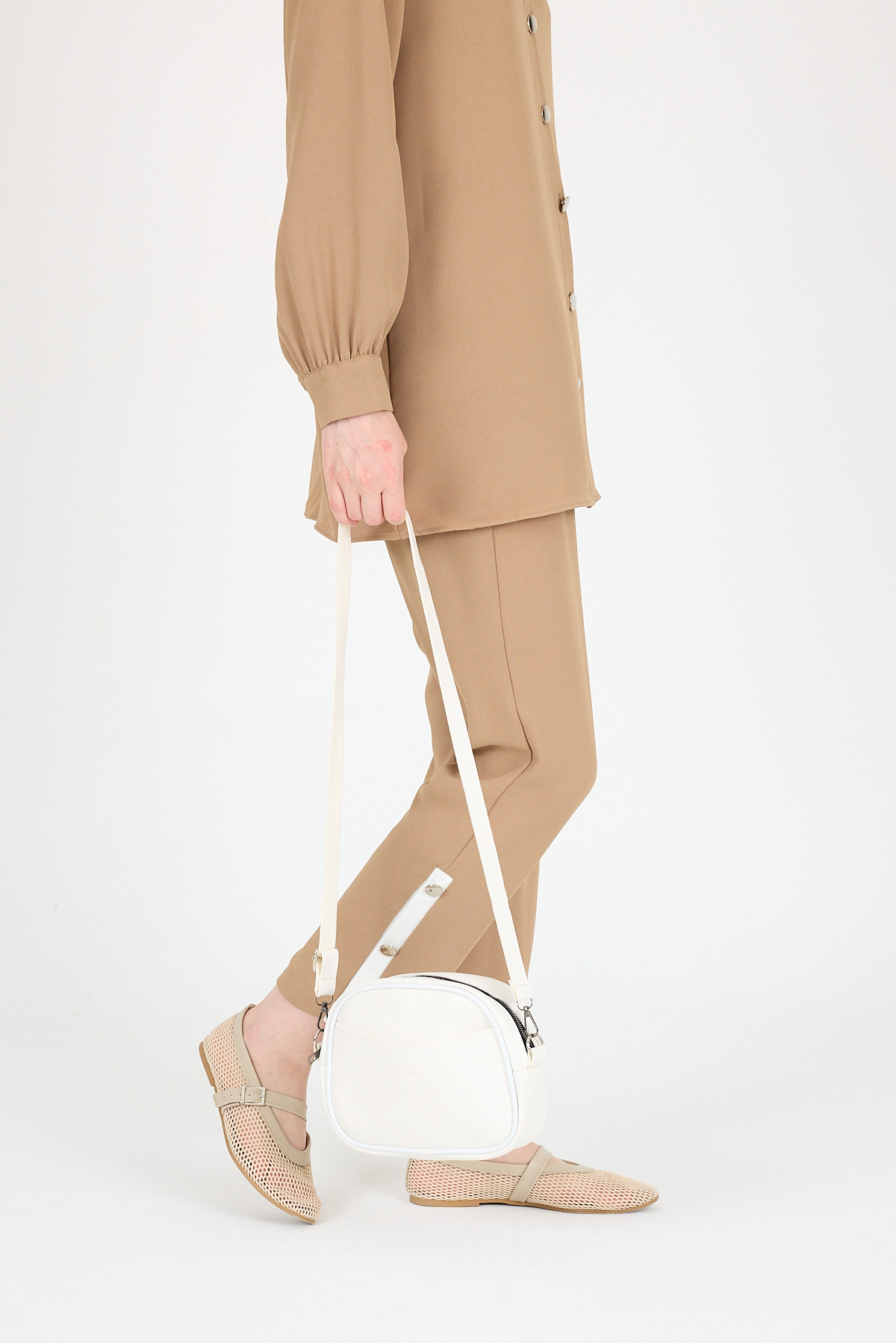 Beyaz Fermuarlı Çapraz Askılı Omuz Çantası 9213 