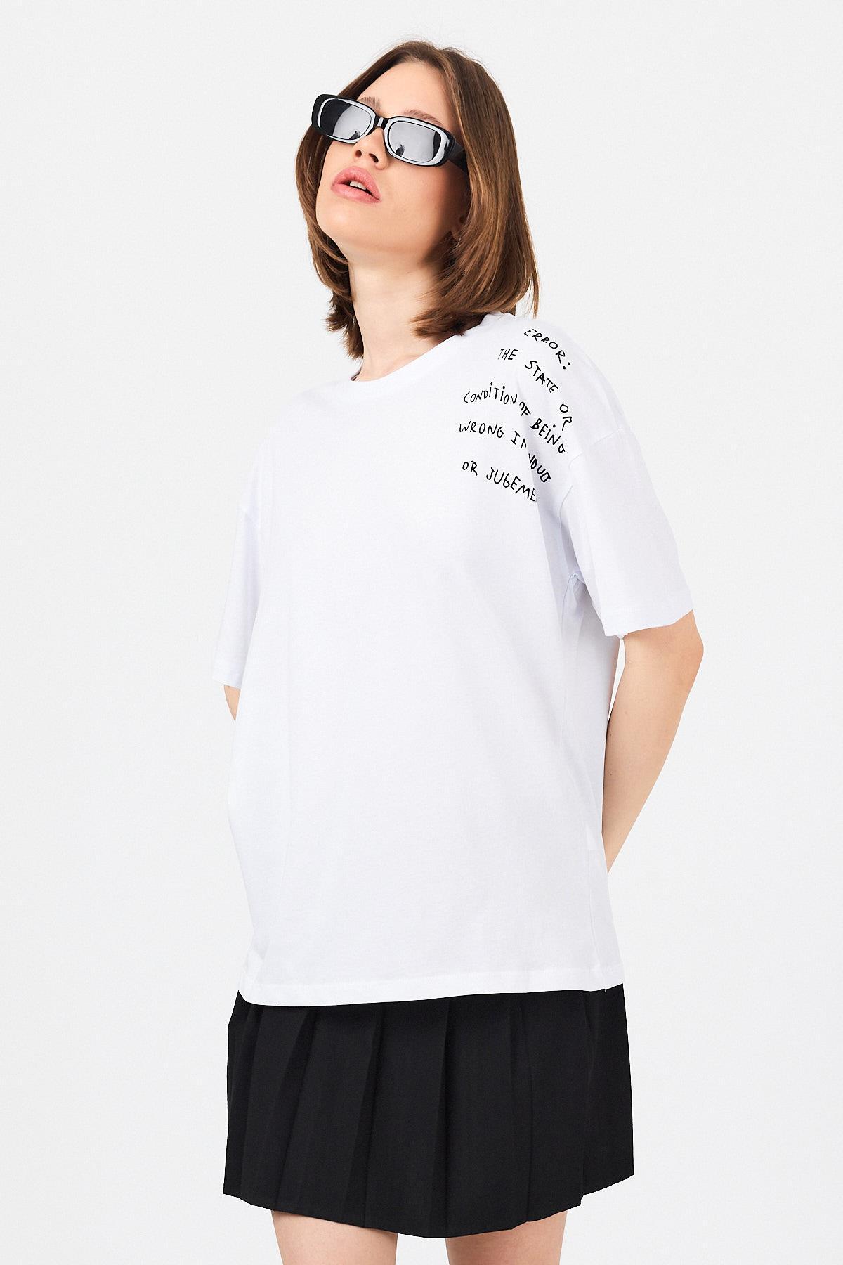 Beyaz Göğüs Yazı Baskılı Pamuklu Oversize Tişört 2150-31M - 3