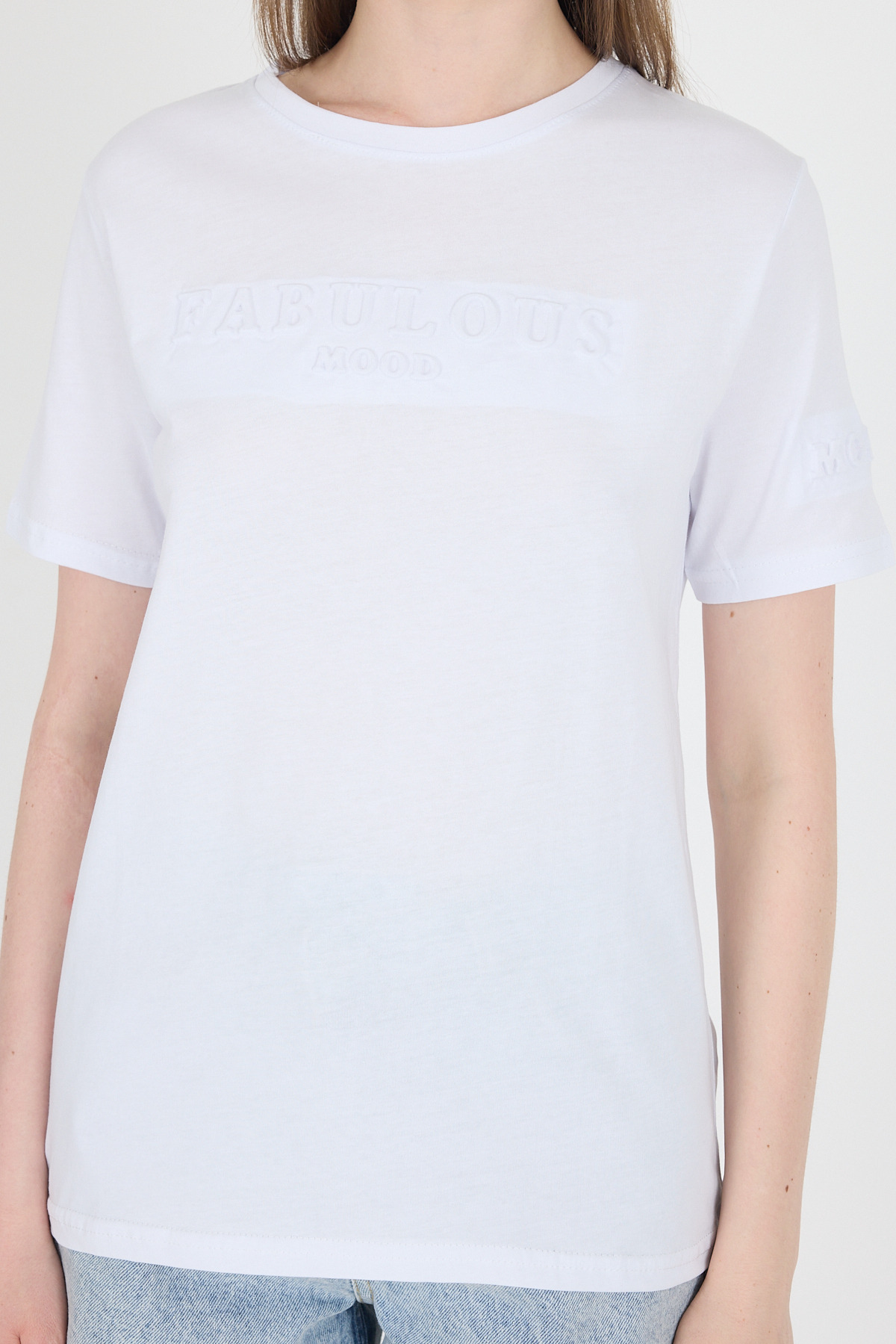 Beyaz Kabartma Yazılı Relaxed Fit Tişört 25209 - 4