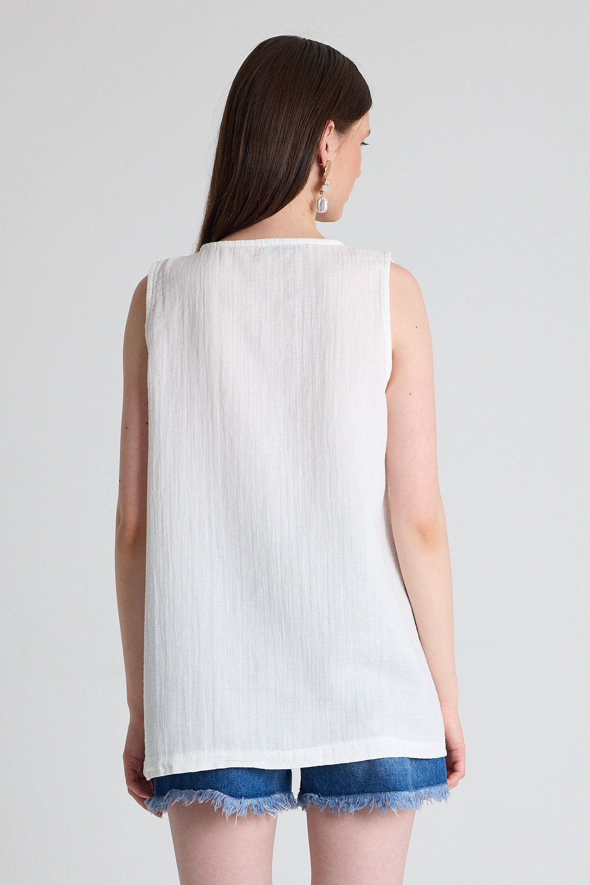 Beyaz Keten Görünümlü %100 Pamuk Düğmeli Kolsuz Bluz 4808A - 5