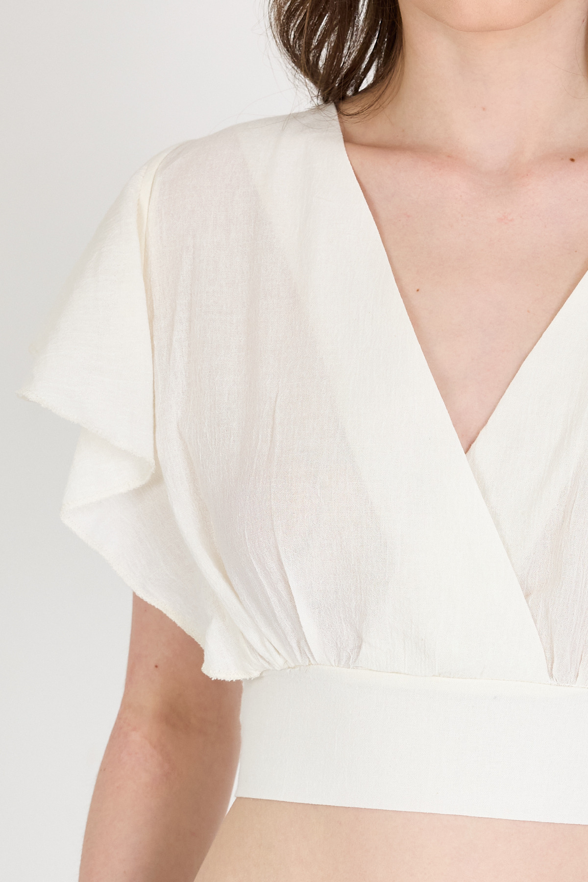 Beyaz Keten Görünümlü %100 Pamuk Fırfır Kol Detaylı Crop Bluz 6942 - 4