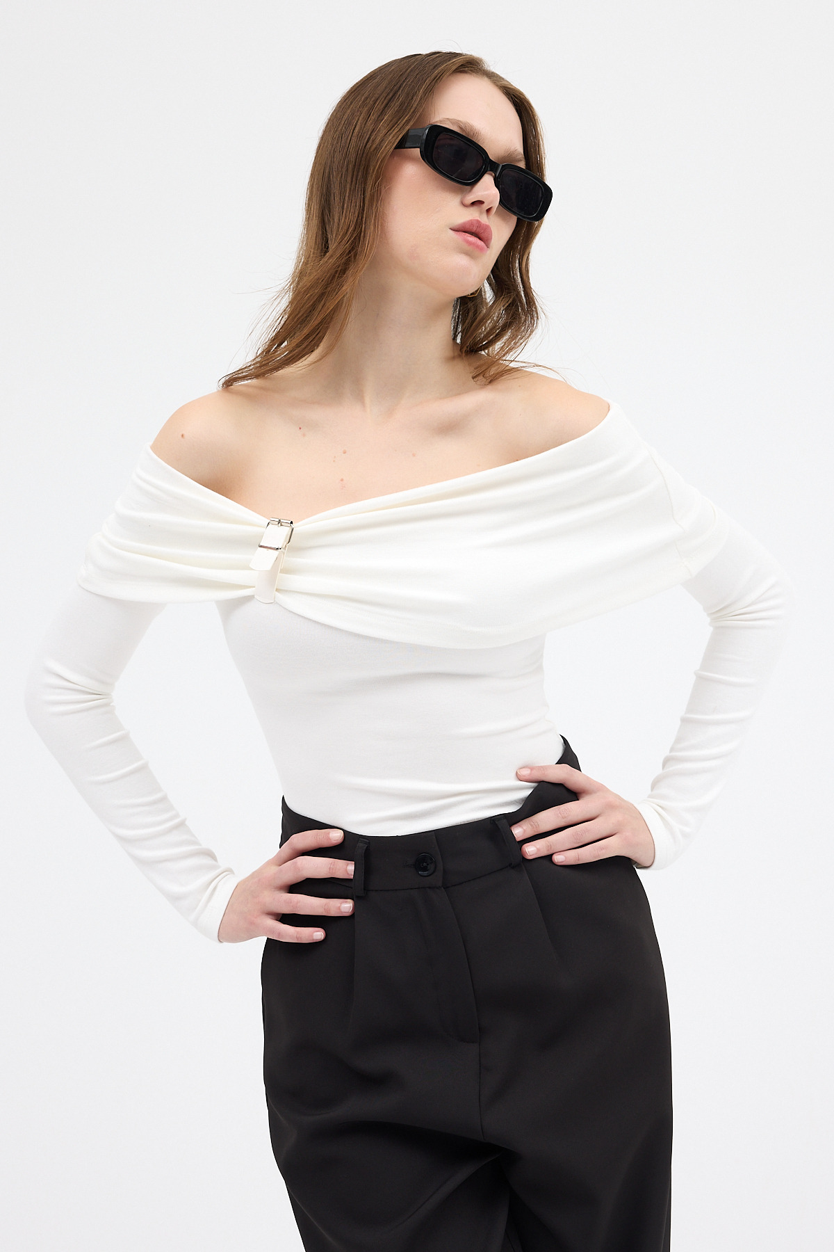 Beyaz Kayık Yaka Uzun Kollu Kadın Bluz 1465 - 1
