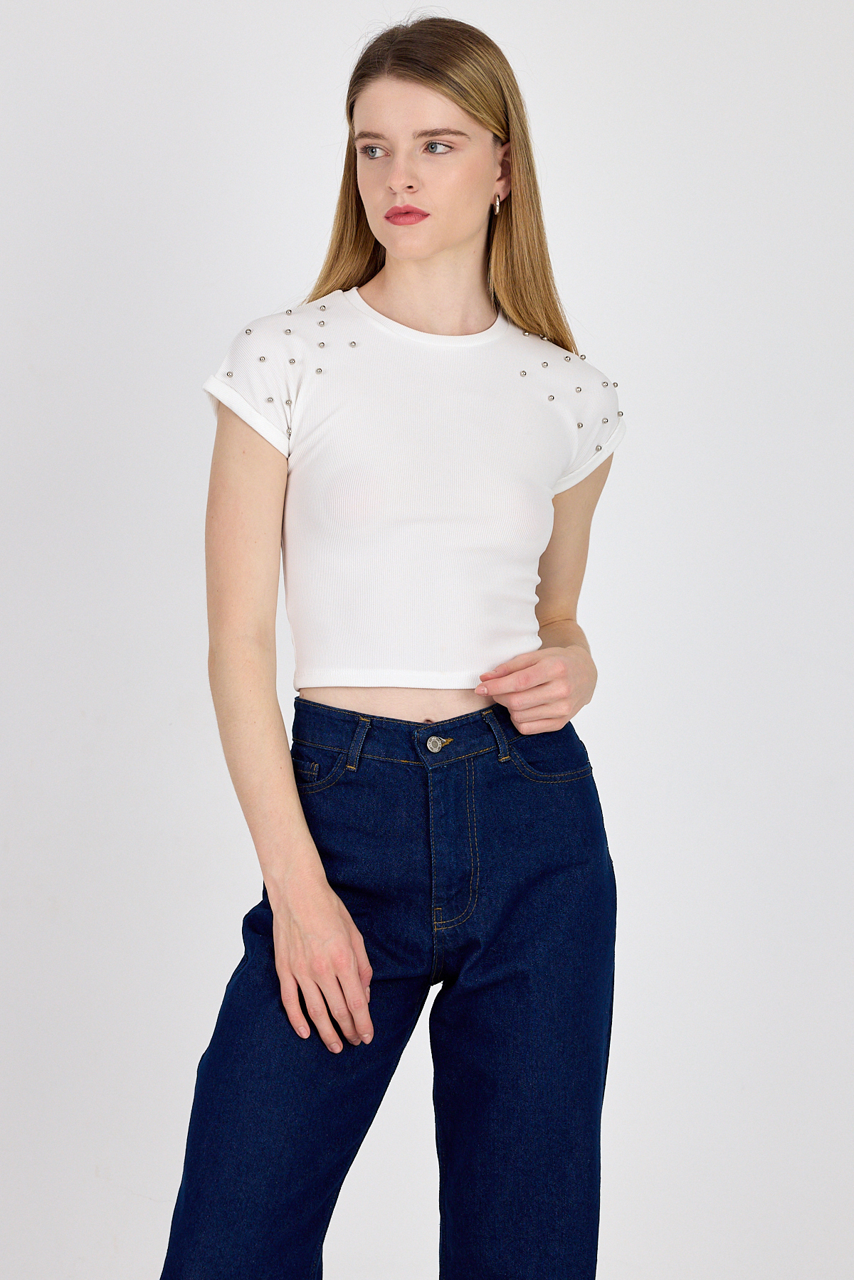 Beyaz Omuz Boncuk Detaylı Slim Fit Crop Tişört 9208M 