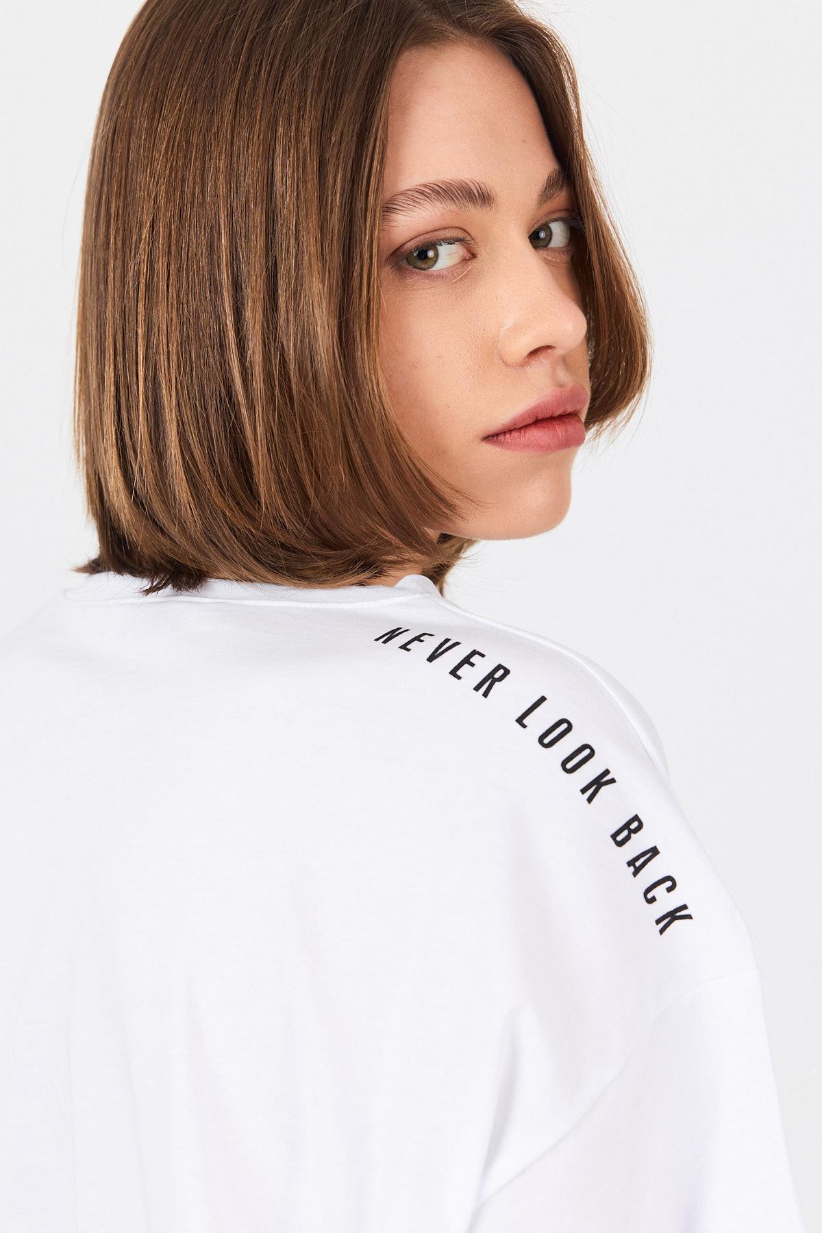 Beyaz Omuz Yazı Baskılı %100 Pamuk Oversize Tişört 2150-30M - 4